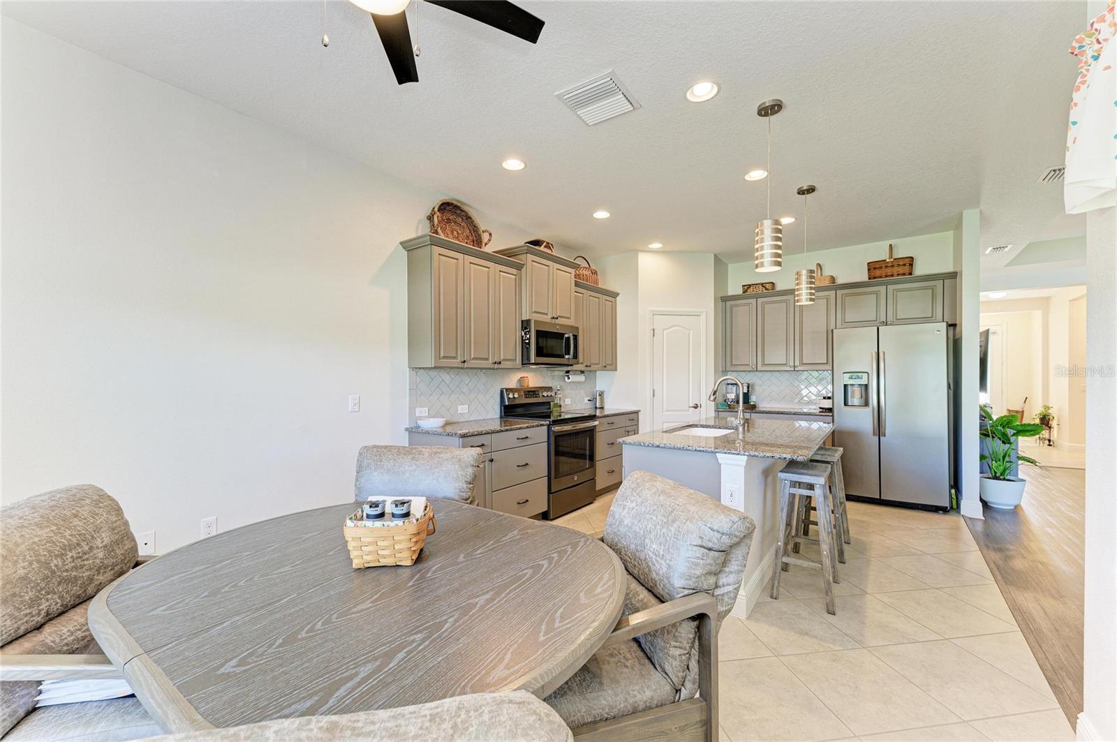 7750 RIDGELAKE CIR, BRADENTON, FL, 34203