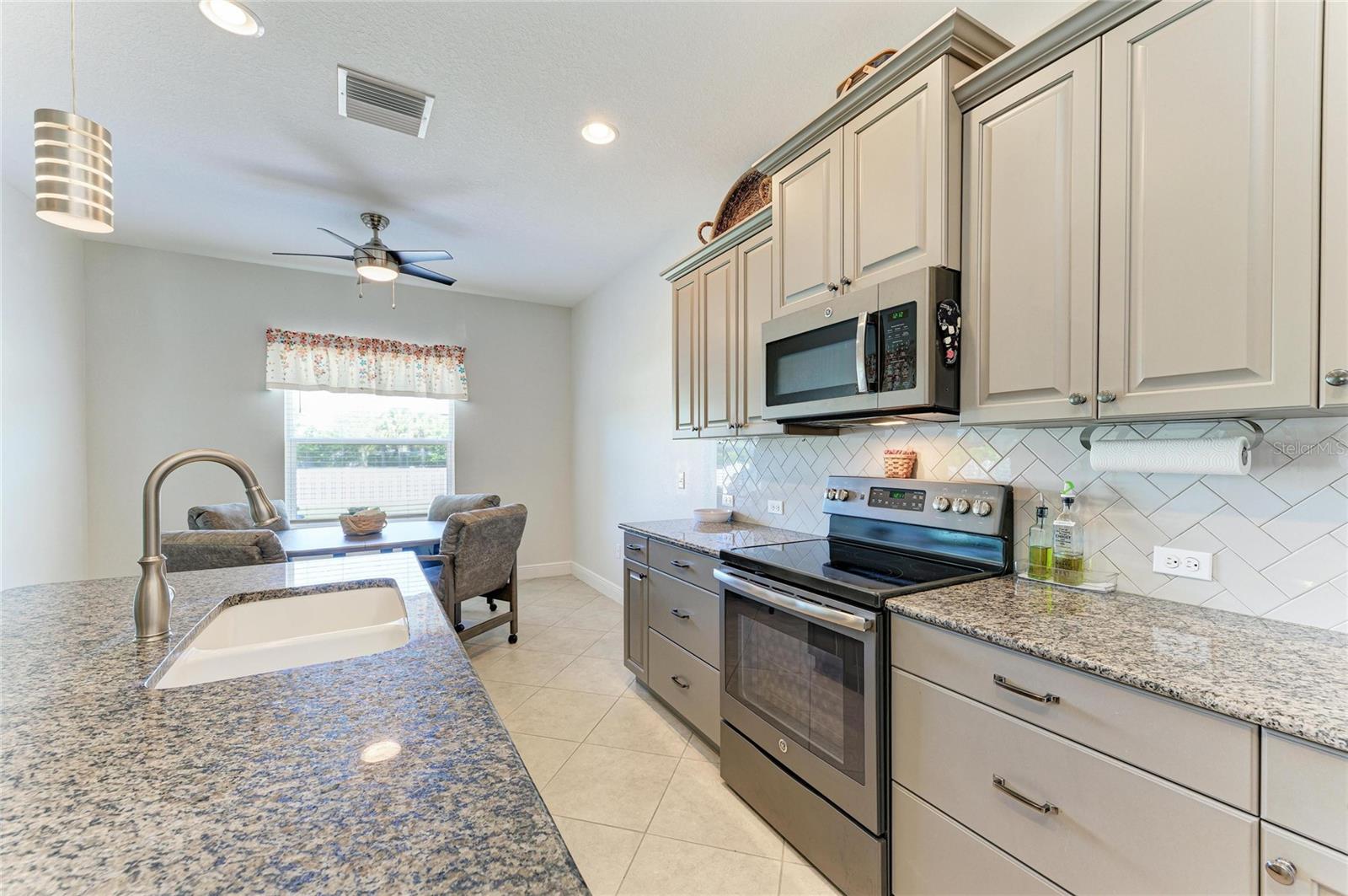 7750 RIDGELAKE CIR, BRADENTON, FL, 34203