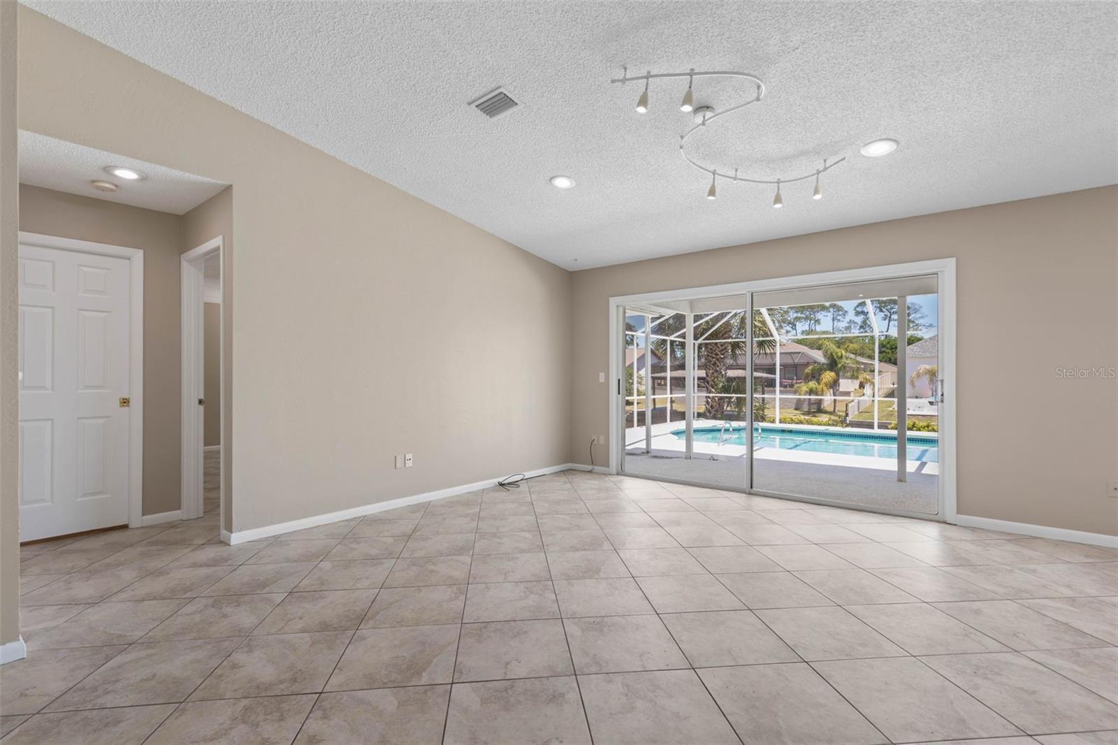 21 CRESCENT CT S, PALM COAST, FL, 32137