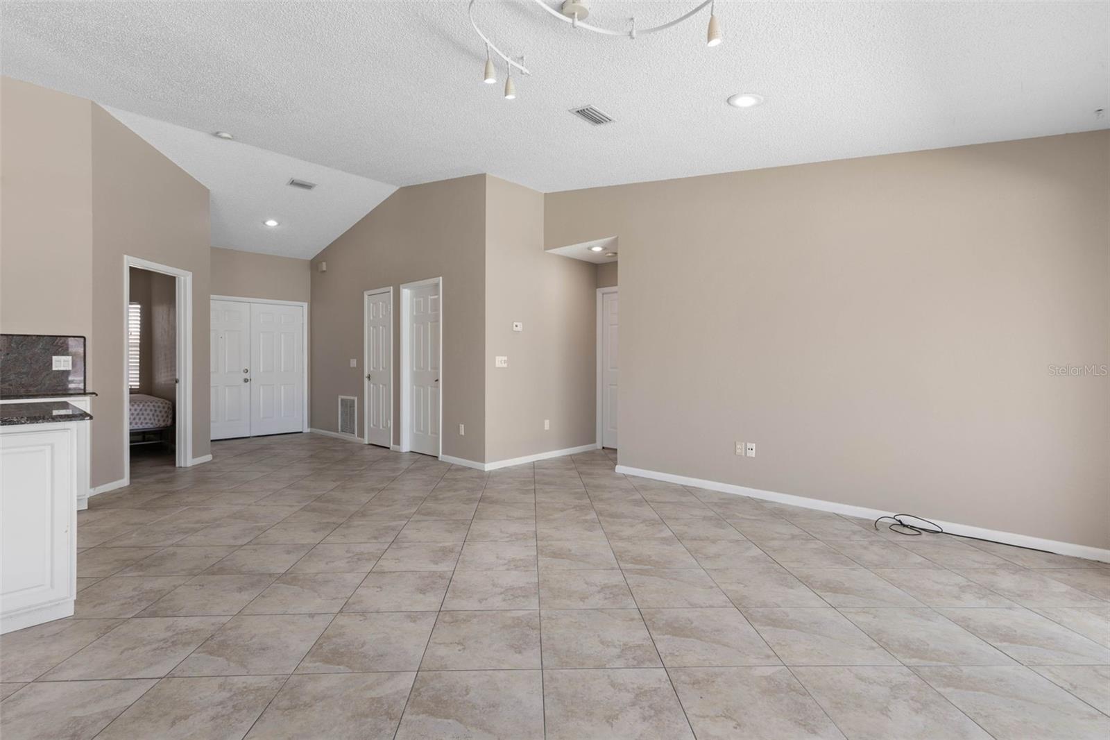 21 CRESCENT CT S, PALM COAST, FL, 32137