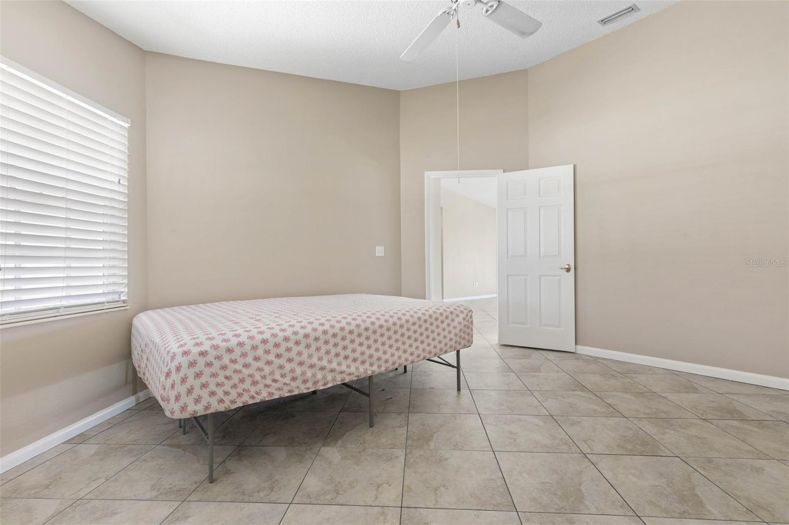 21 CRESCENT CT S, PALM COAST, FL, 32137