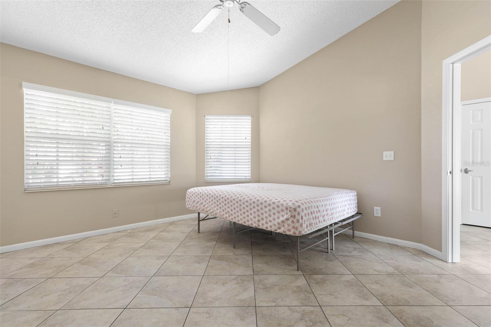 21 CRESCENT CT S, PALM COAST, FL, 32137
