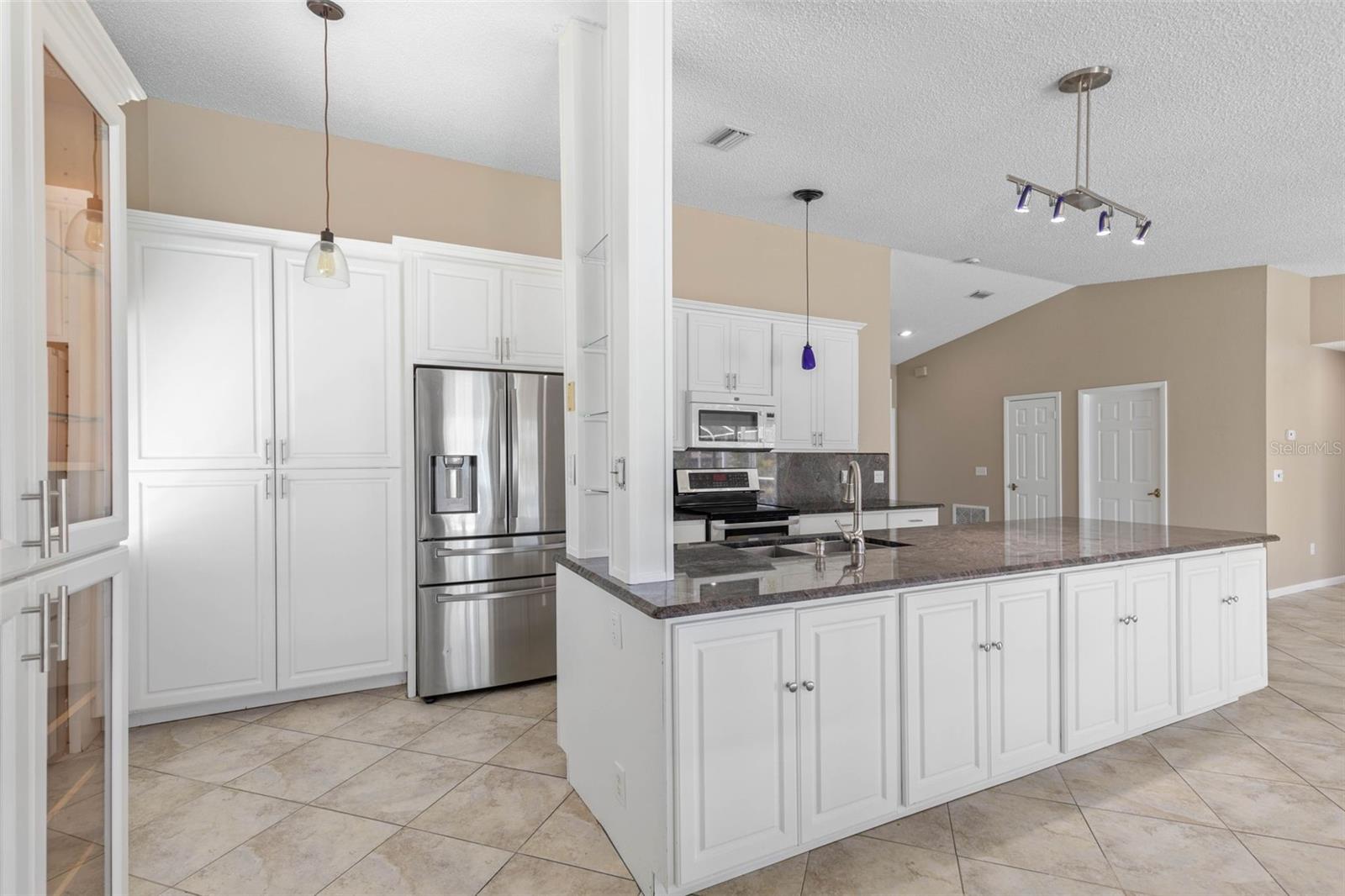 21 CRESCENT CT S, PALM COAST, FL, 32137