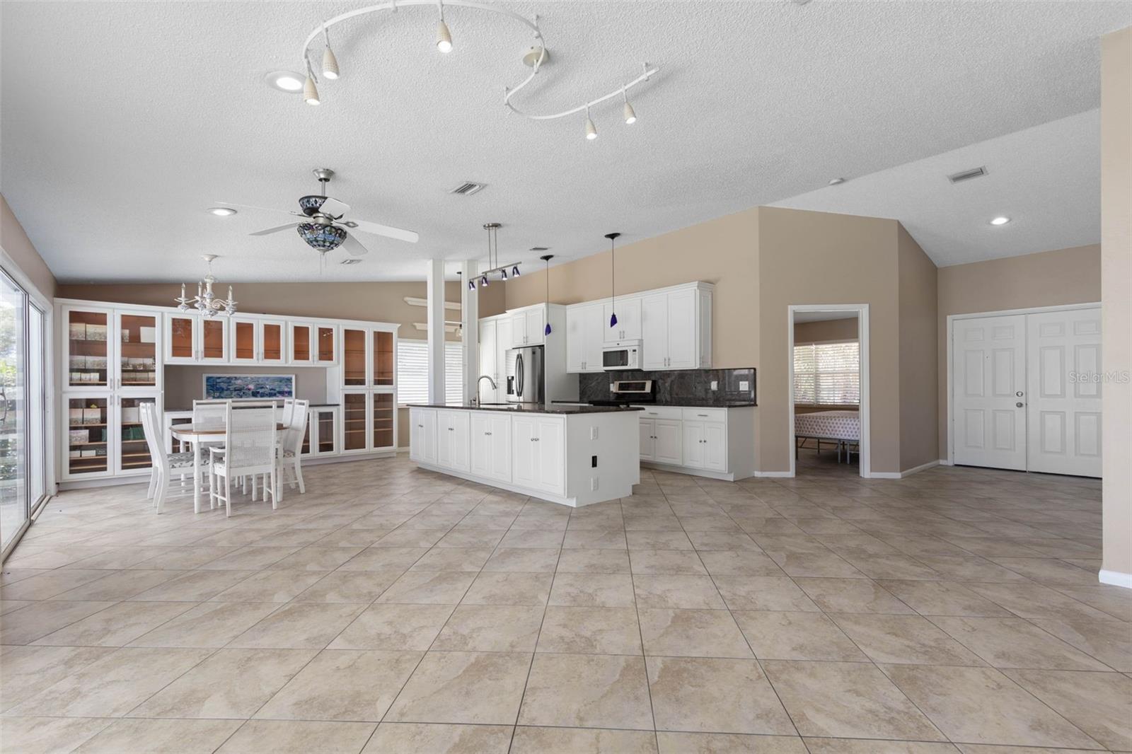 21 CRESCENT CT S, PALM COAST, FL, 32137