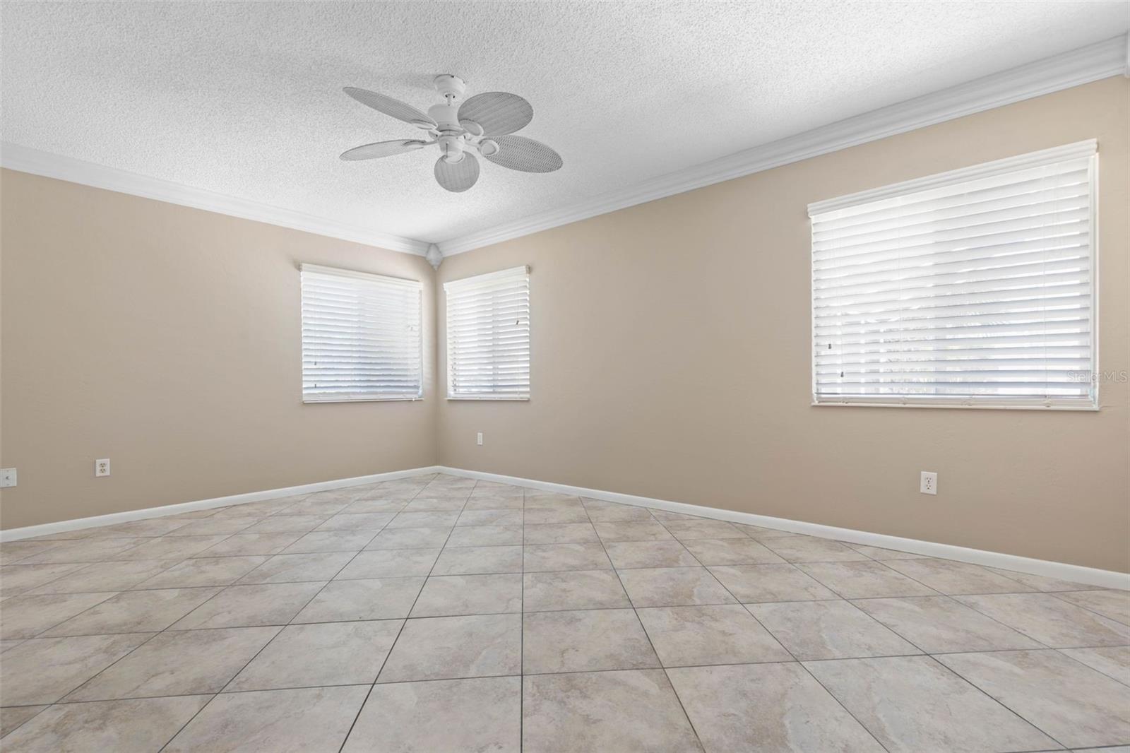 21 CRESCENT CT S, PALM COAST, FL, 32137