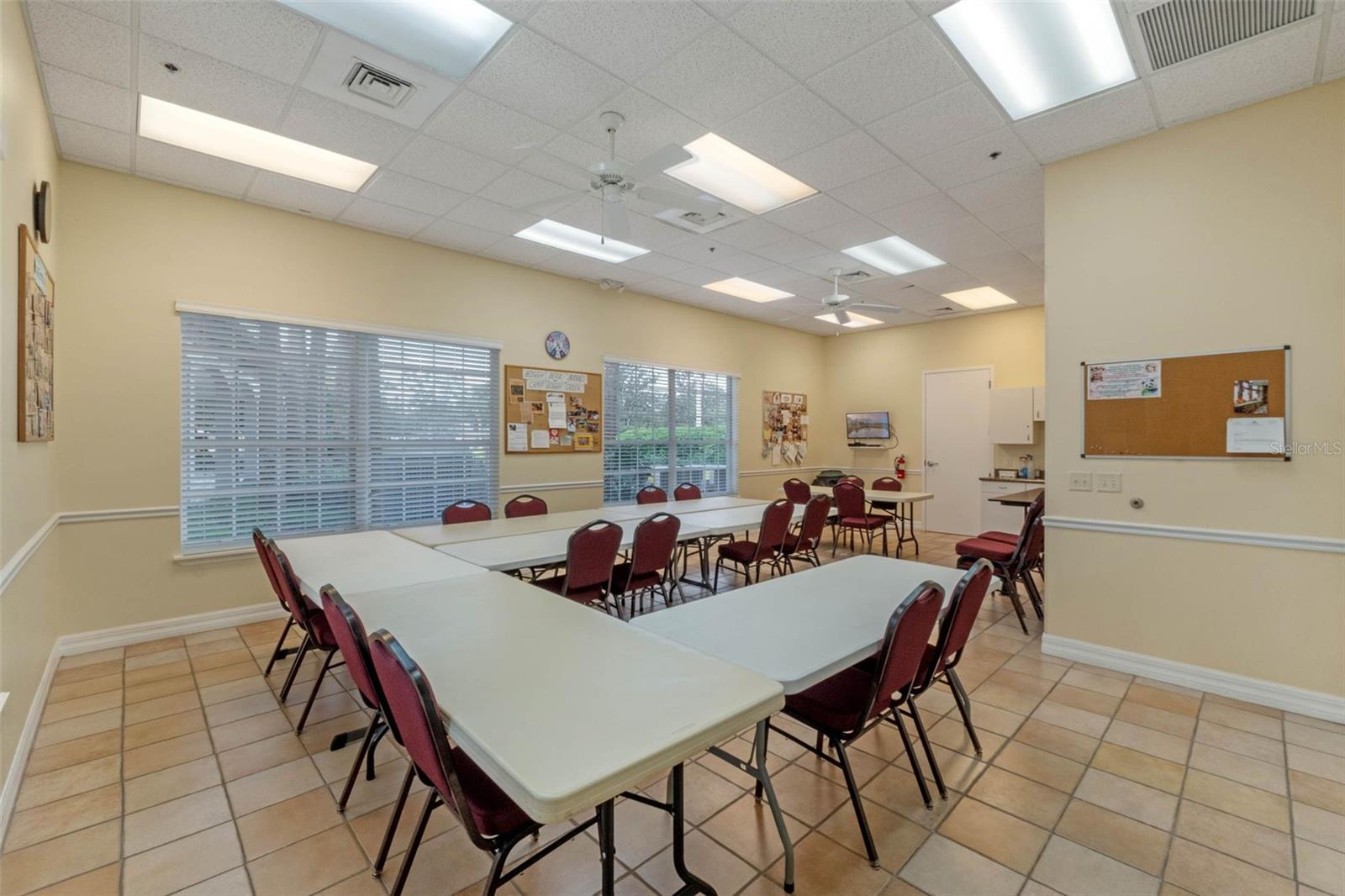 27111 NOSTALGIA DR, LEESBURG, FL, 34748
