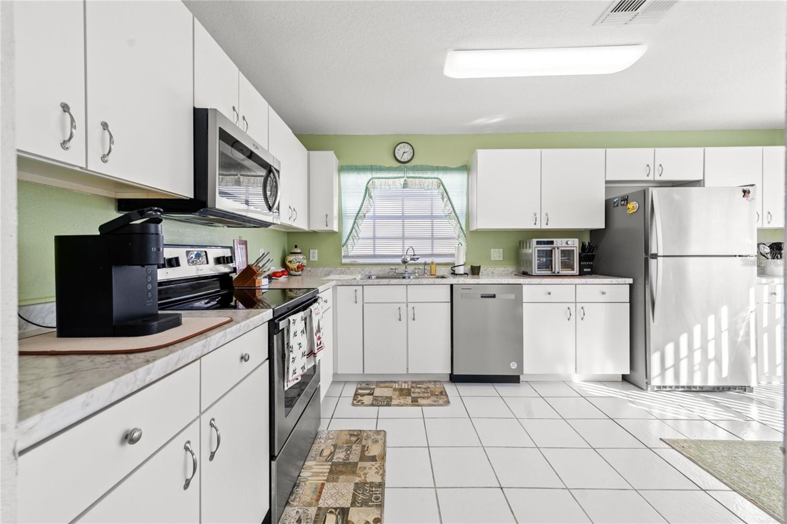 221 PRATHER DR, DAVENPORT, FL, 33837