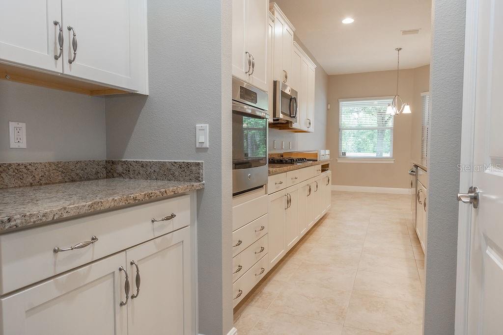 906 VICTORIA HILLS DR S, DELAND, FL, 32724