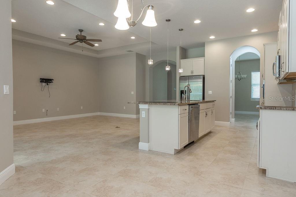 906 VICTORIA HILLS DR S, DELAND, FL, 32724