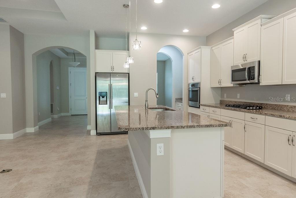 906 VICTORIA HILLS DR S, DELAND, FL, 32724