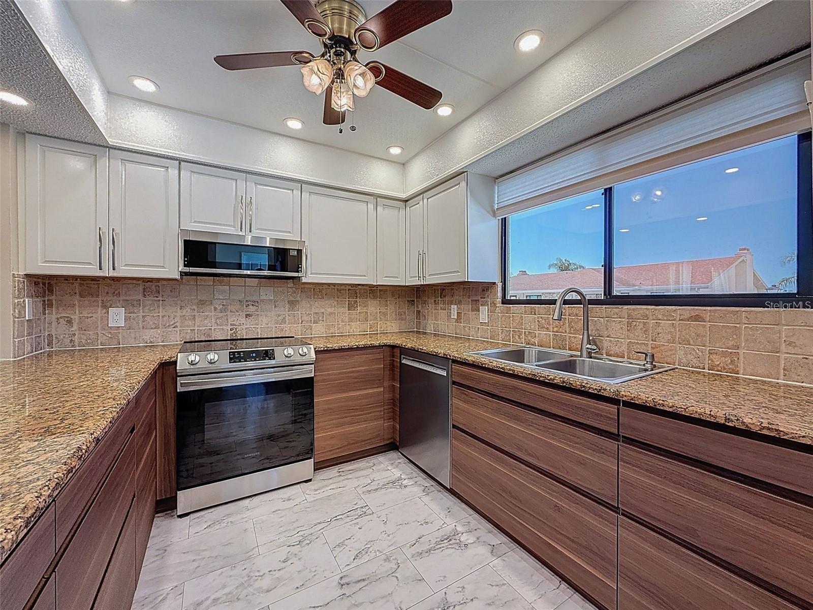 9981 EAGLES PT CIR #4, PORT RICHEY, FL, 34668