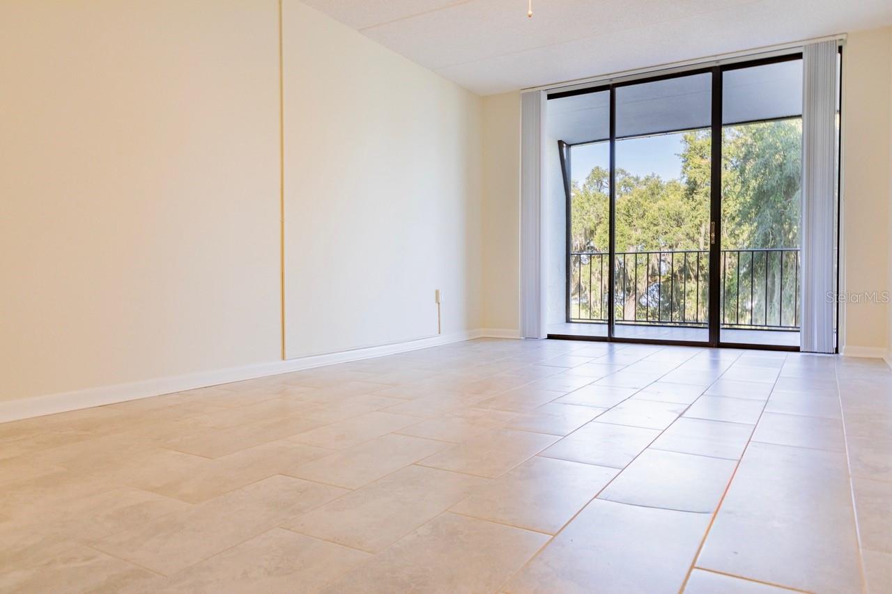 208 LAKE HOWARD DR NW #104, WINTER HAVEN, FL, 33880
