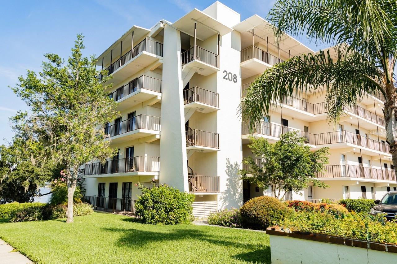 208 LAKE HOWARD DR NW #104, WINTER HAVEN, FL, 33880