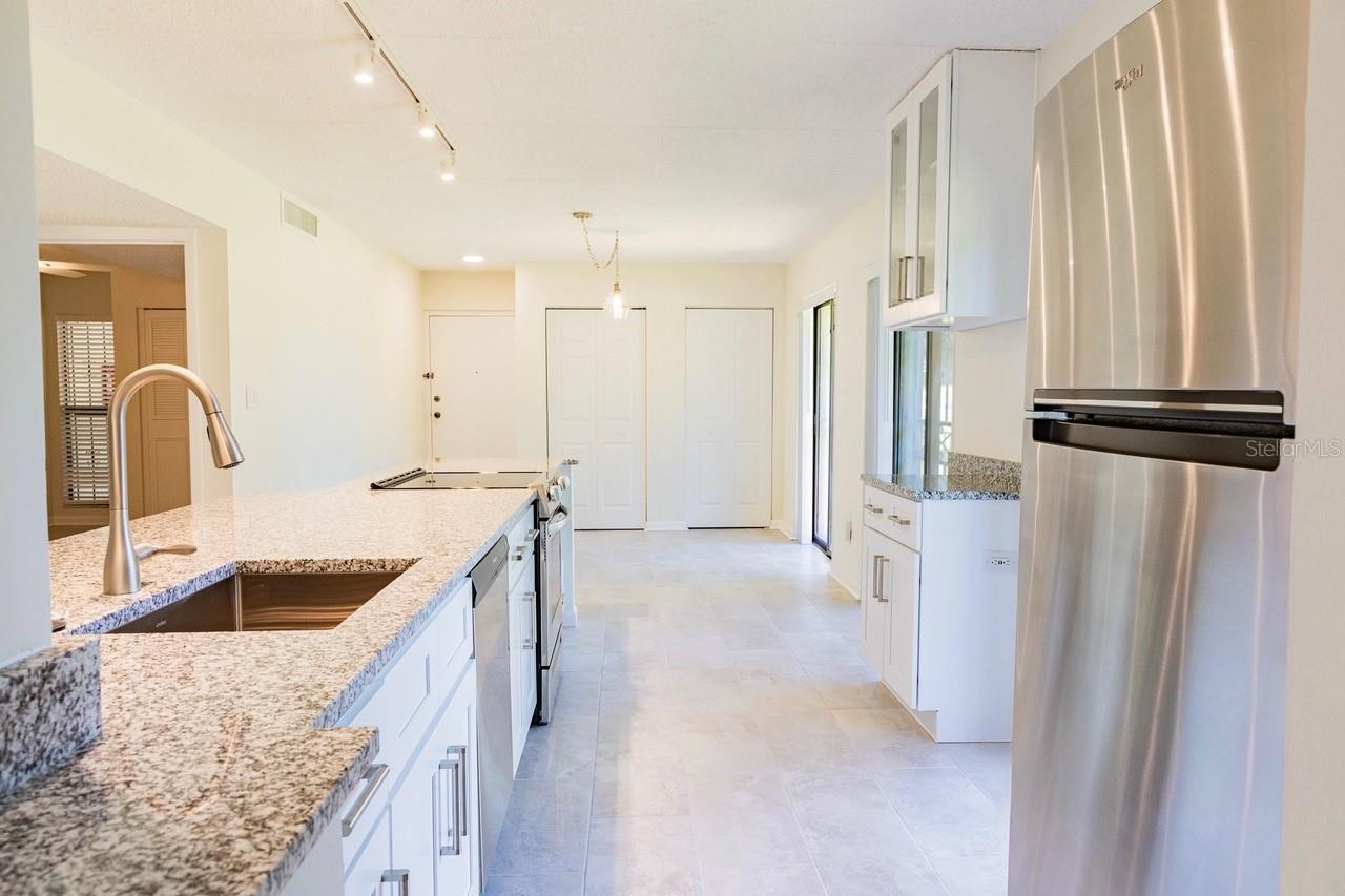 208 LAKE HOWARD DR NW #104, WINTER HAVEN, FL, 33880