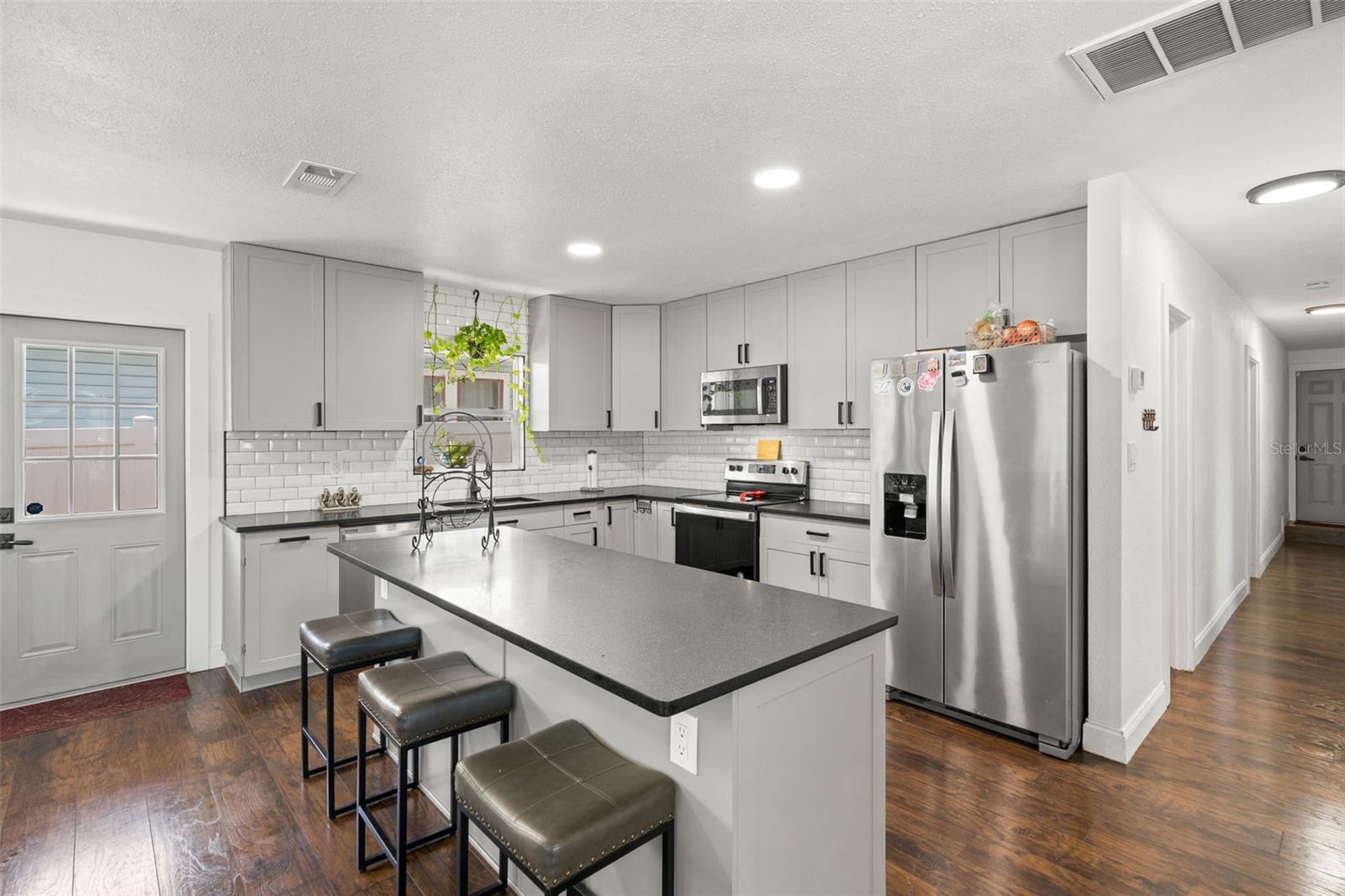 801 E HANLON ST, TAMPA, FL, 33604