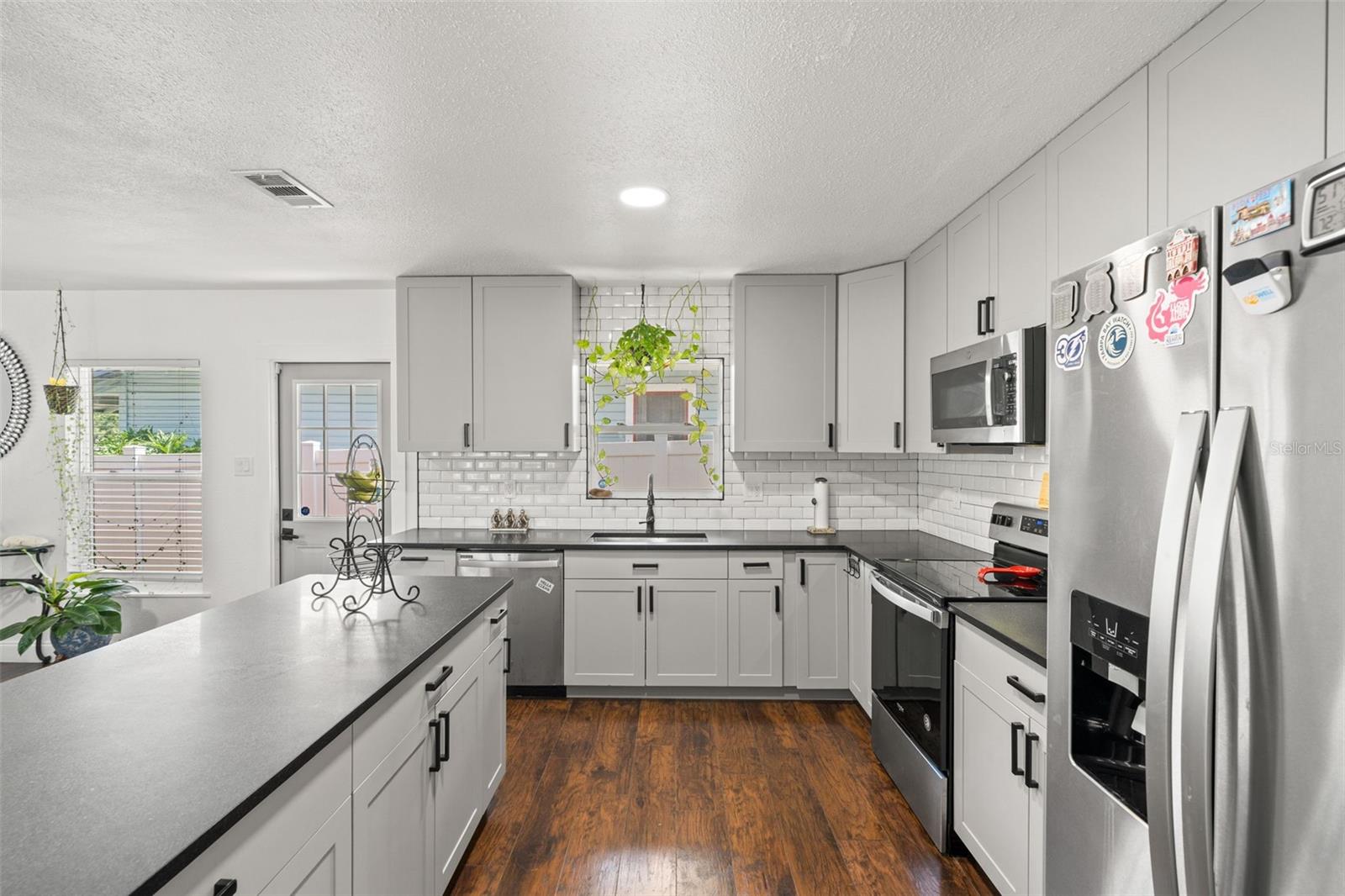 801 E HANLON ST, TAMPA, FL, 33604