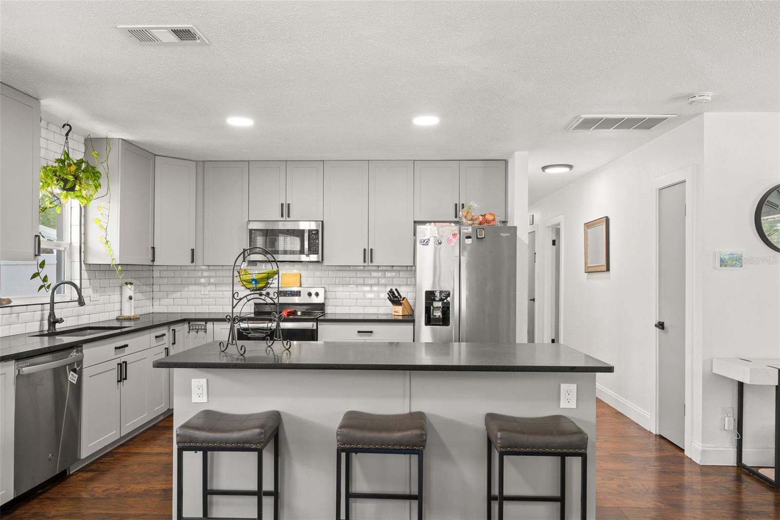 801 E HANLON ST, TAMPA, FL, 33604