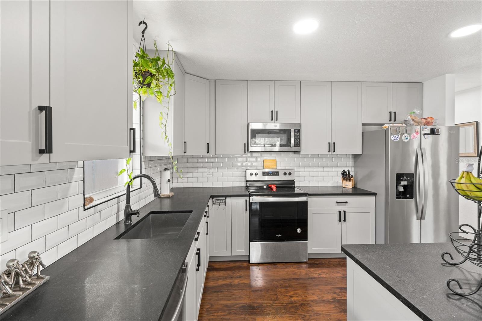 801 E HANLON ST, TAMPA, FL, 33604