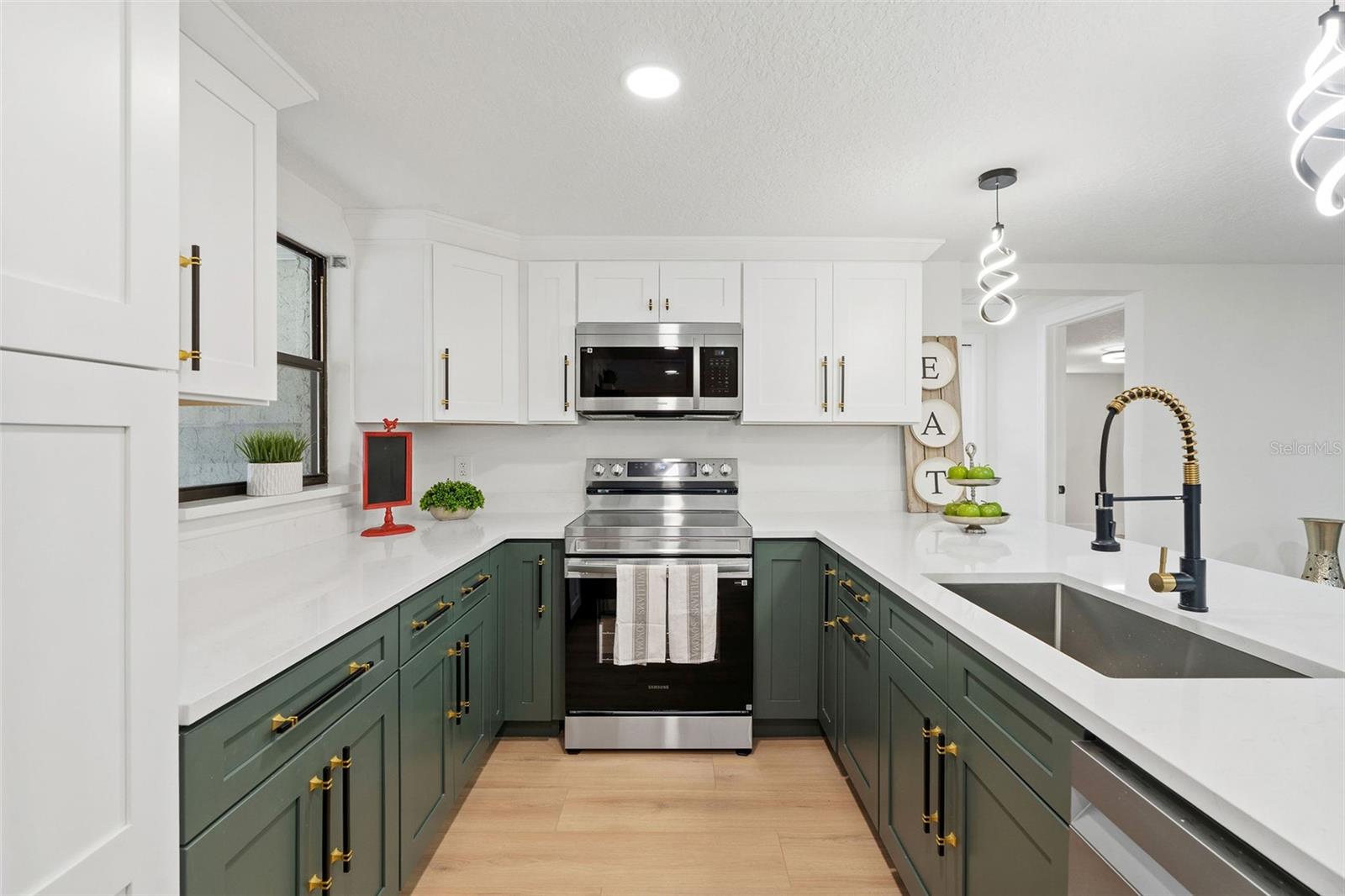 BAY PARK ESTATES, PORT RICHEY, FL, 34668