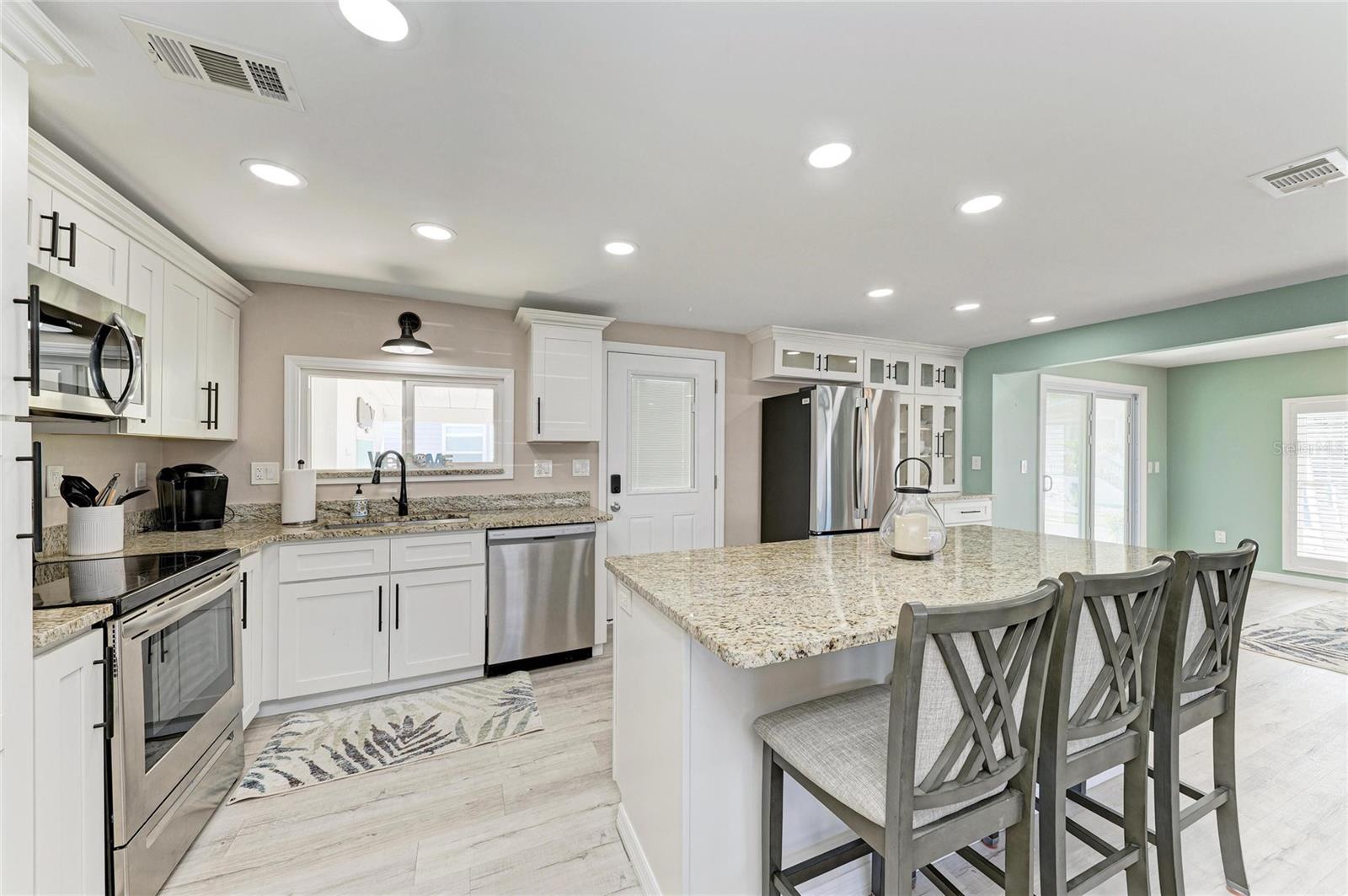 8 S BUENA VISTA AVE, ENGLEWOOD, FL, 34223