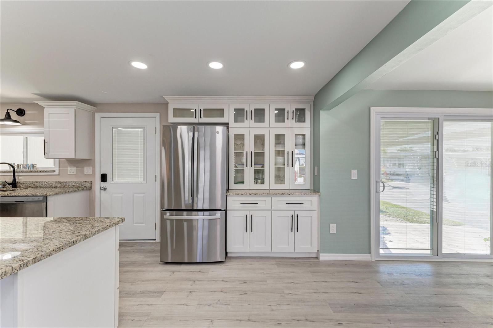 8 S BUENA VISTA AVE, ENGLEWOOD, FL, 34223