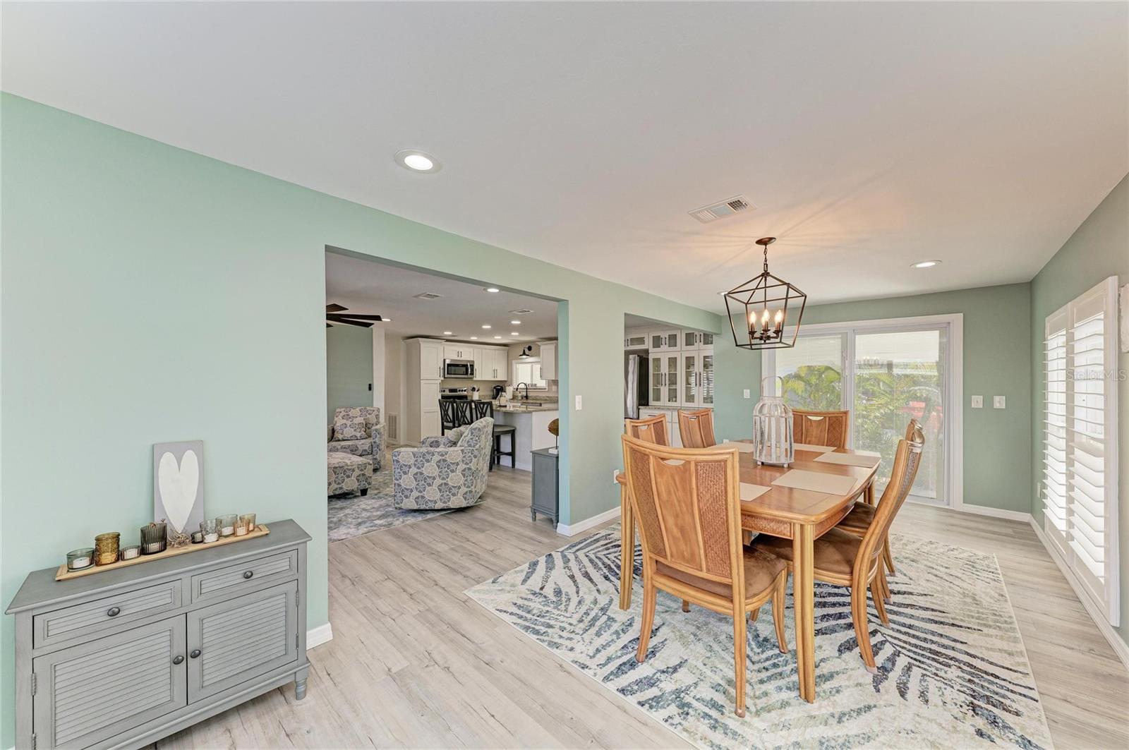 8 S BUENA VISTA AVE, ENGLEWOOD, FL, 34223