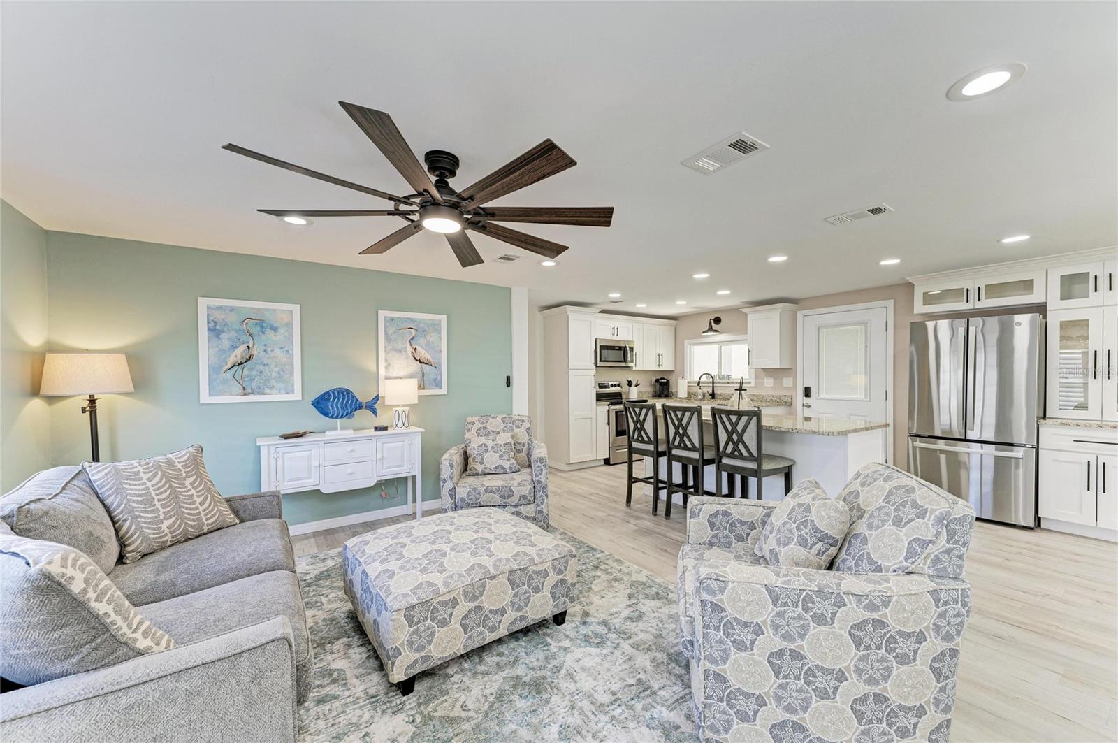 8 S BUENA VISTA AVE, ENGLEWOOD, FL, 34223