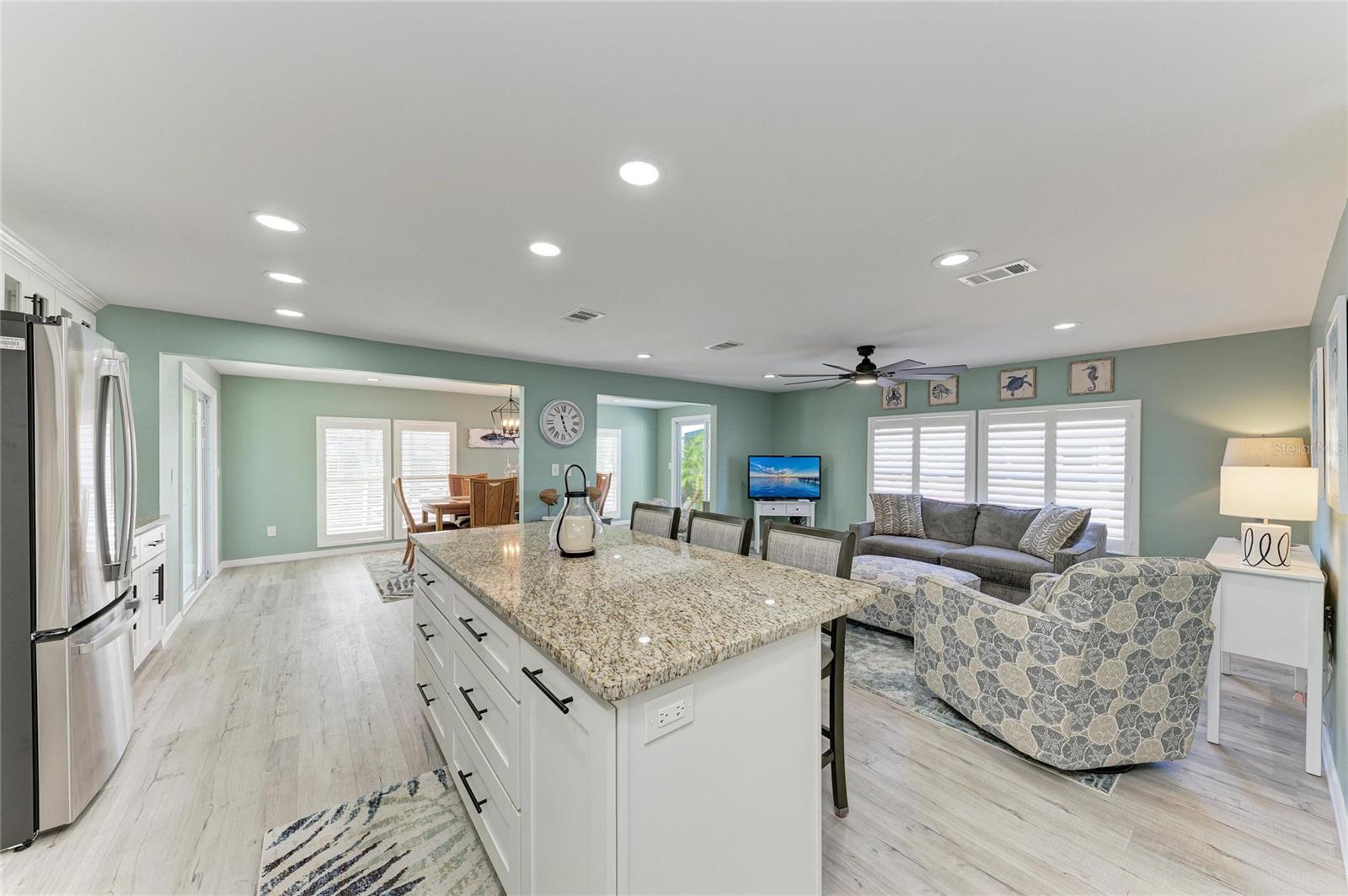8 S BUENA VISTA AVE, ENGLEWOOD, FL, 34223