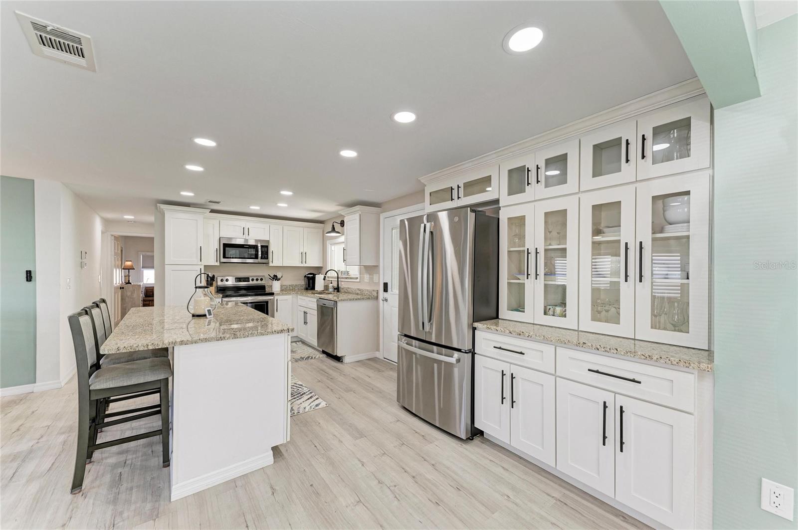 8 S BUENA VISTA AVE, ENGLEWOOD, FL, 34223
