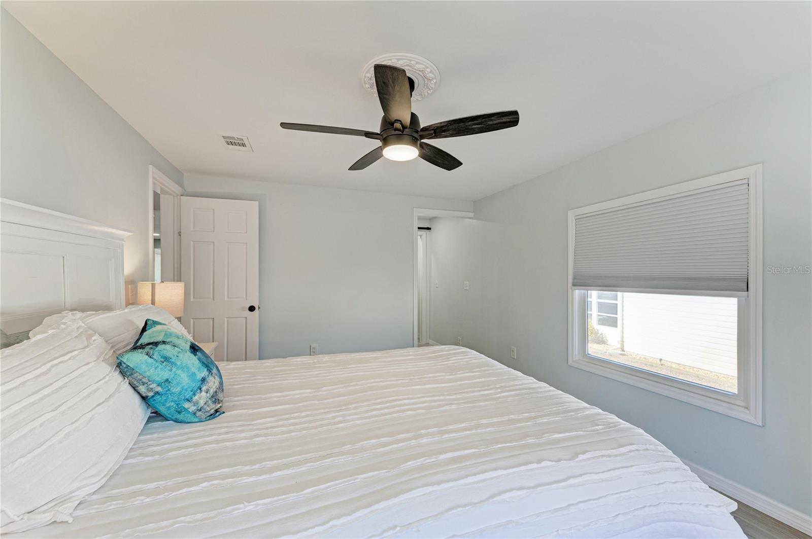8 S BUENA VISTA AVE, ENGLEWOOD, FL, 34223