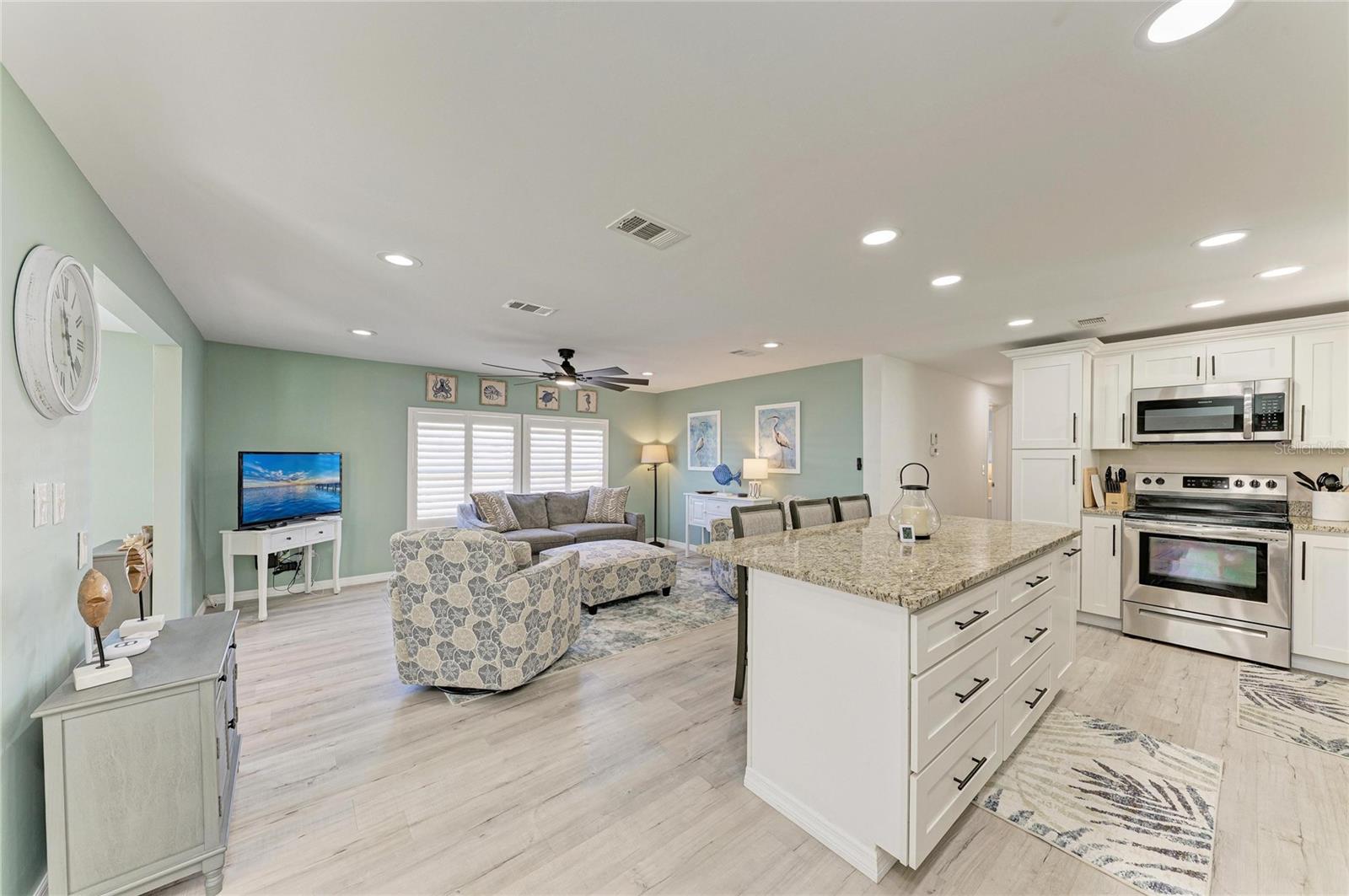 8 S BUENA VISTA AVE, ENGLEWOOD, FL, 34223