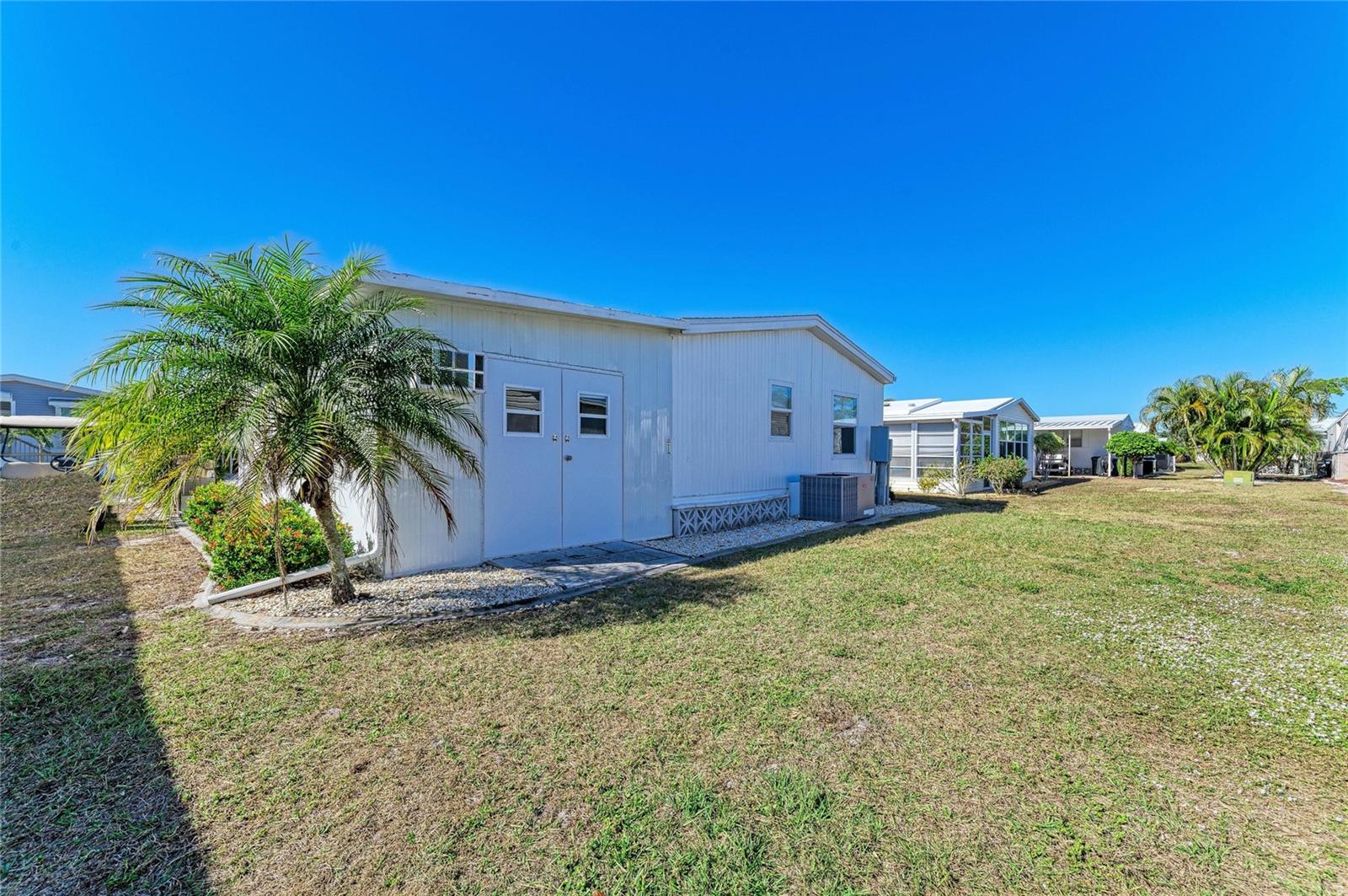 8 S BUENA VISTA AVE, ENGLEWOOD, FL, 34223