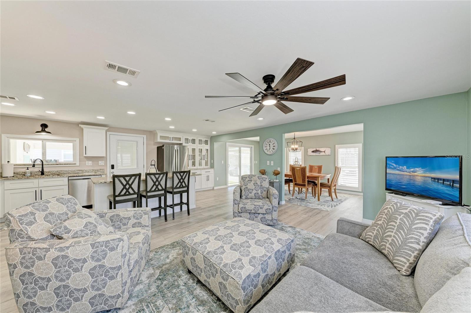 8 S BUENA VISTA AVE, ENGLEWOOD, FL, 34223