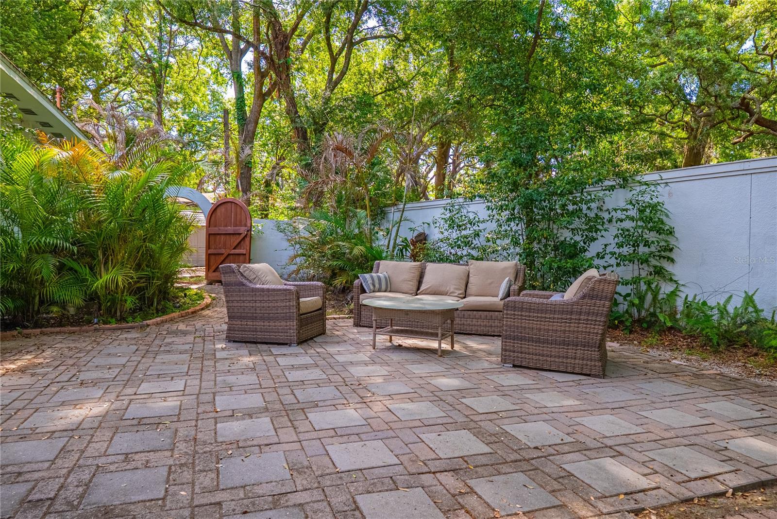 401 BULLARD PKWY, TEMPLE TERRACE, FL, 33617