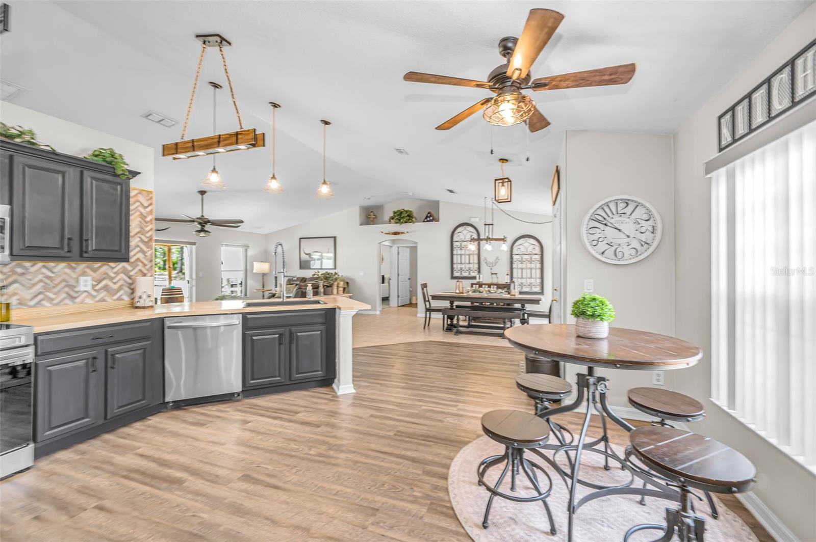 12123 FULMAR RD, WEEKI WACHEE, FL, 34614