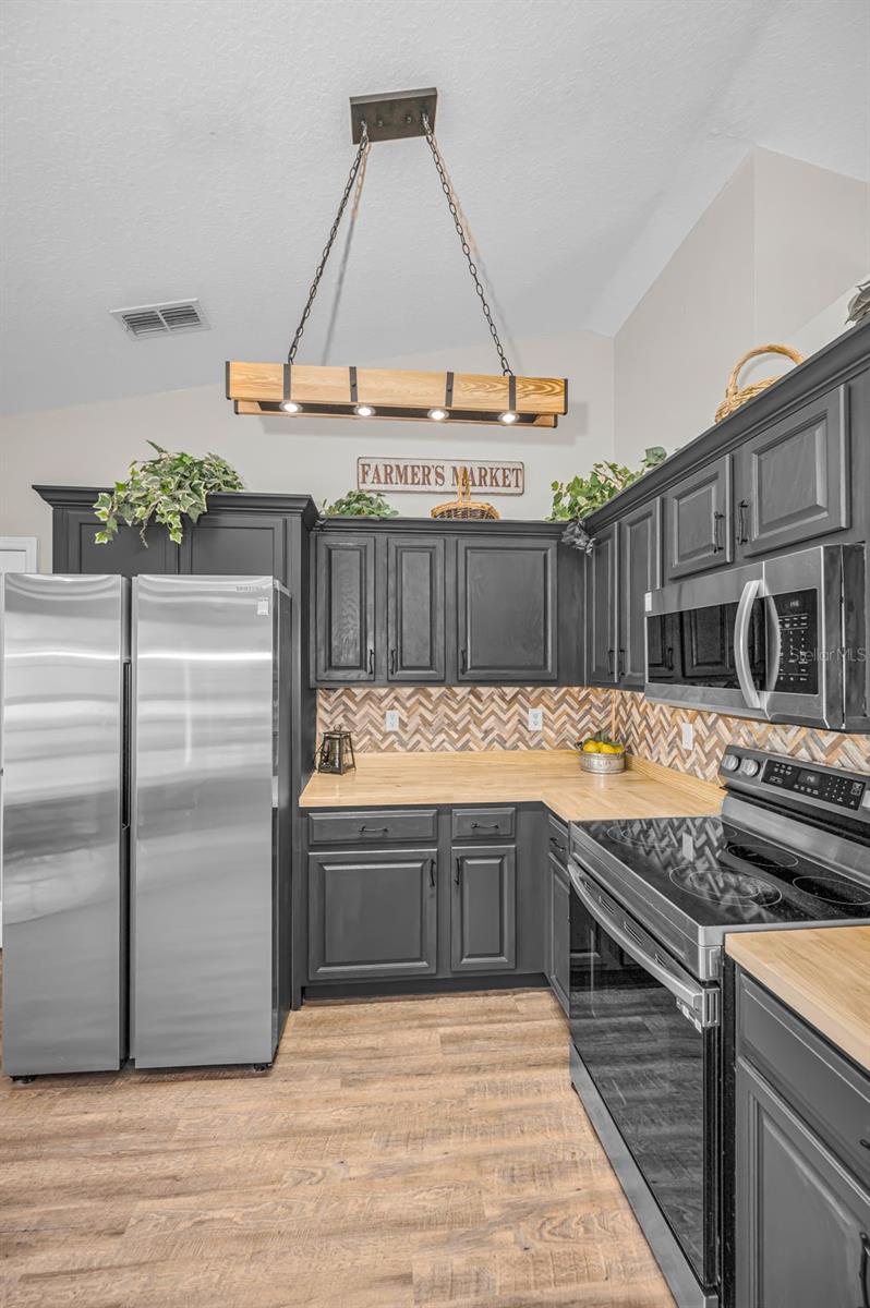12123 FULMAR RD, WEEKI WACHEE, FL, 34614