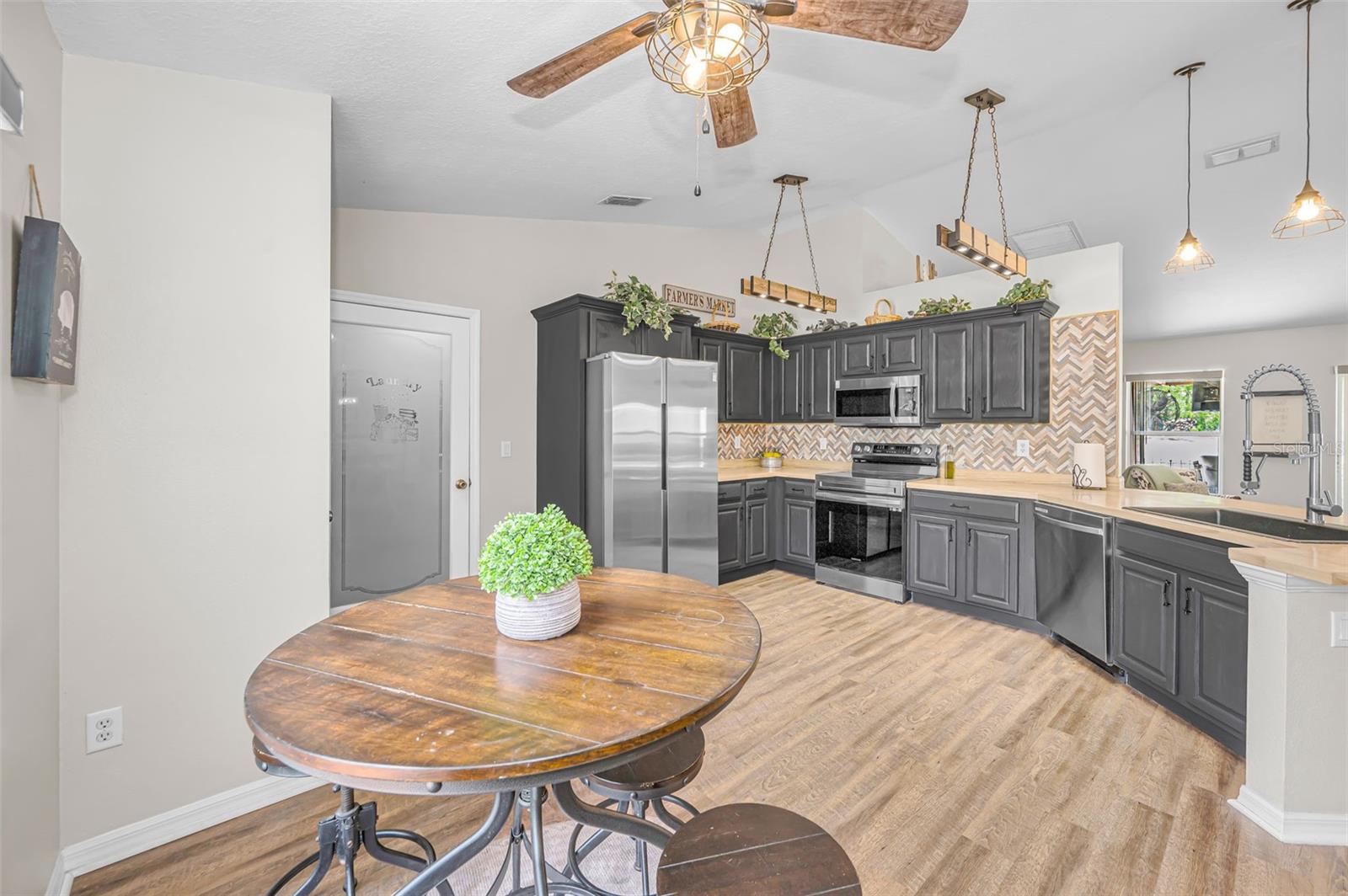 12123 FULMAR RD, WEEKI WACHEE, FL, 34614
