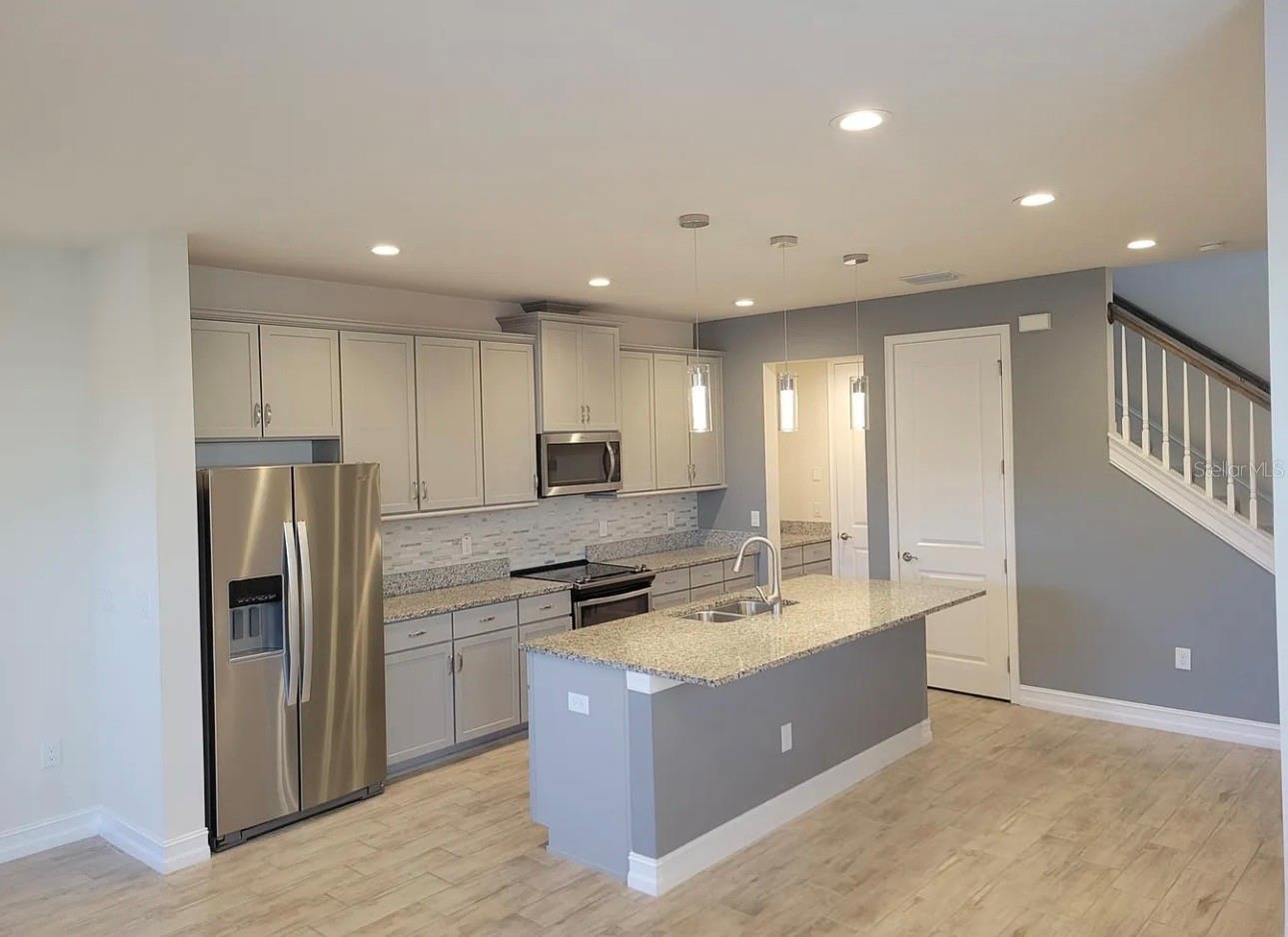 3231 PAINTED BLOSSOM CT, LUTZ, FL, 33558