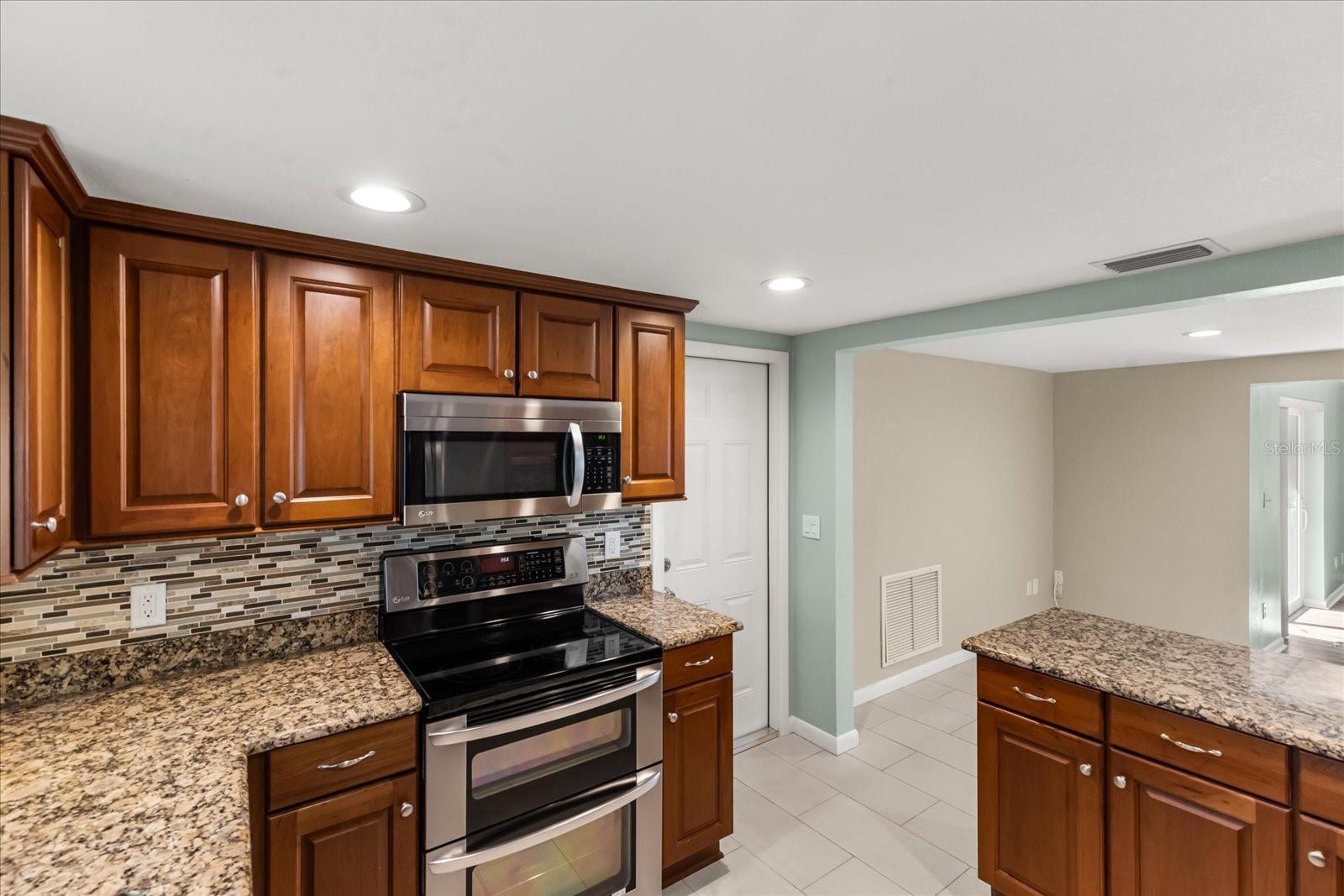 620 JACARANDA ST, DUNEDIN, FL, 34698