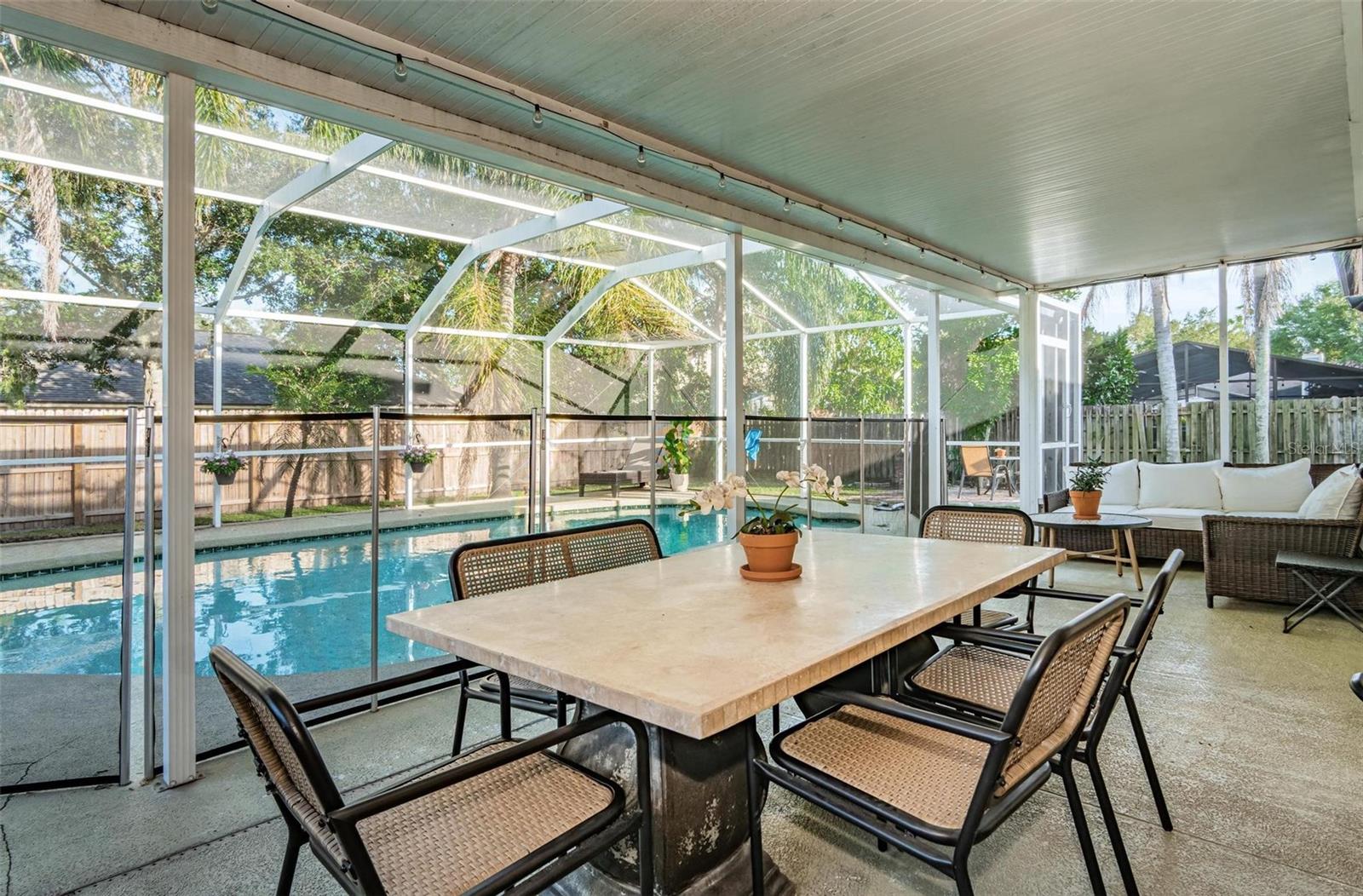 1806 RIVER CROSSING DR, VALRICO, FL, 33596