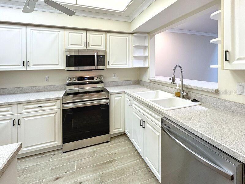 13634 LAKE POINT DR S, CLEARWATER, FL, 33762