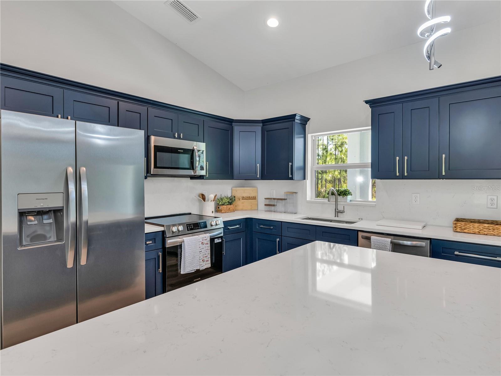 102 CHICKERING ST, PORT CHARLOTTE, FL, 33954