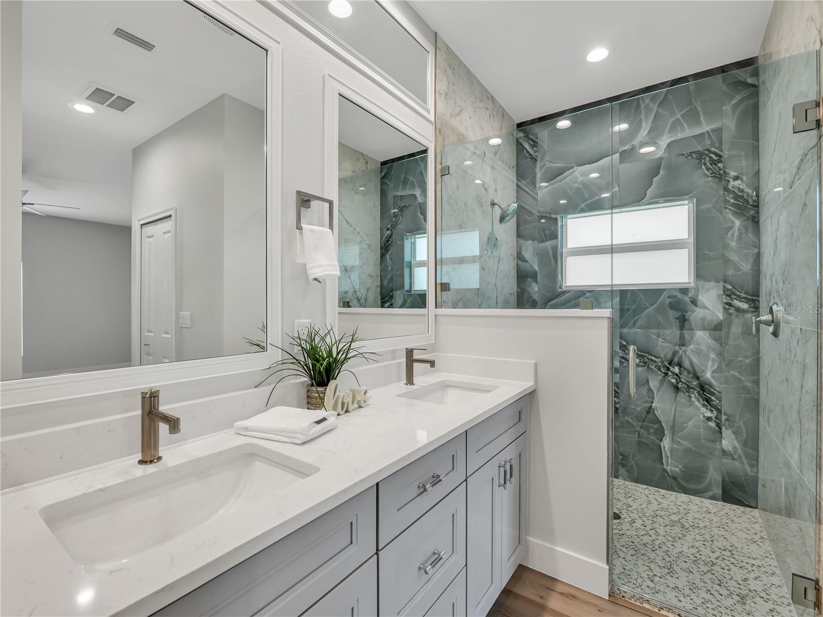 102 CHICKERING ST, PORT CHARLOTTE, FL, 33954