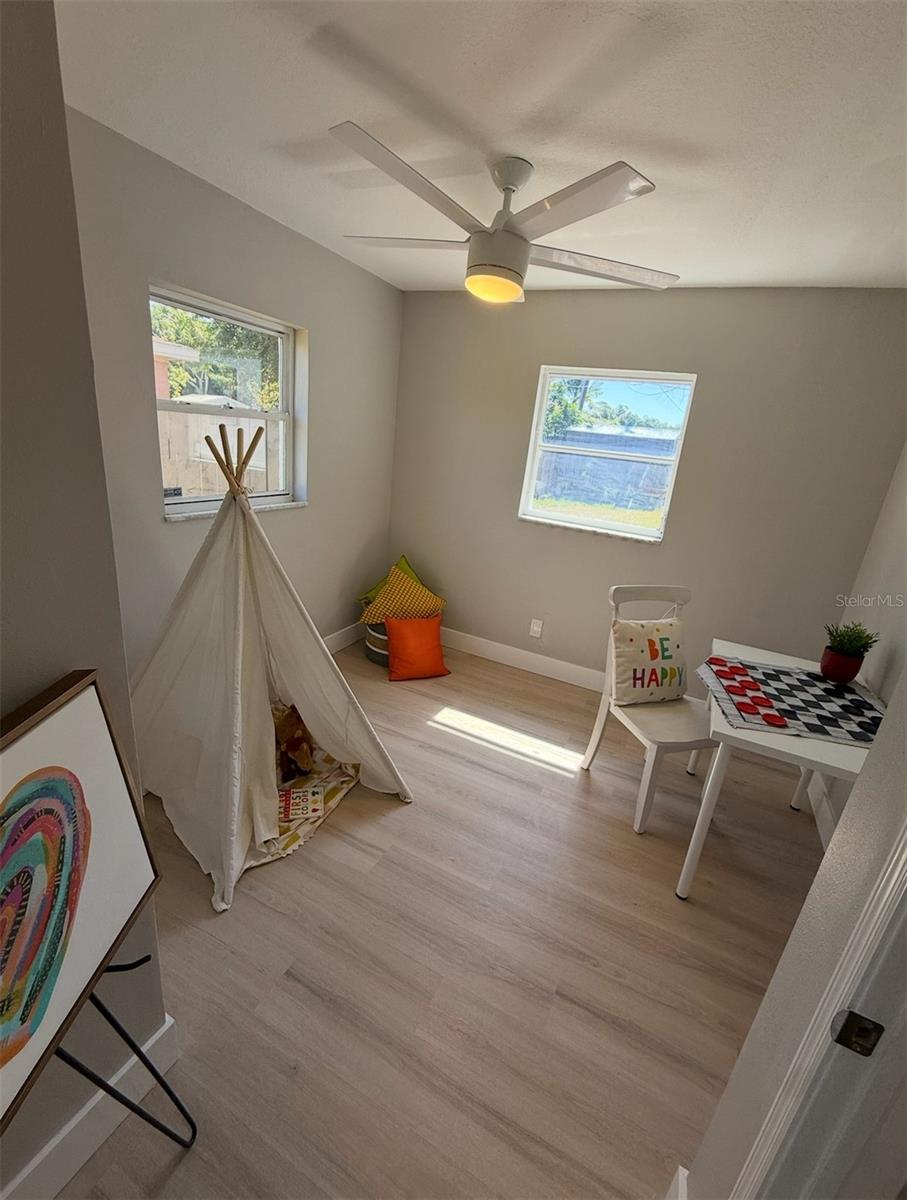 4427 HUNTINGTON ST NE, ST PETERSBURG, FL, 33703