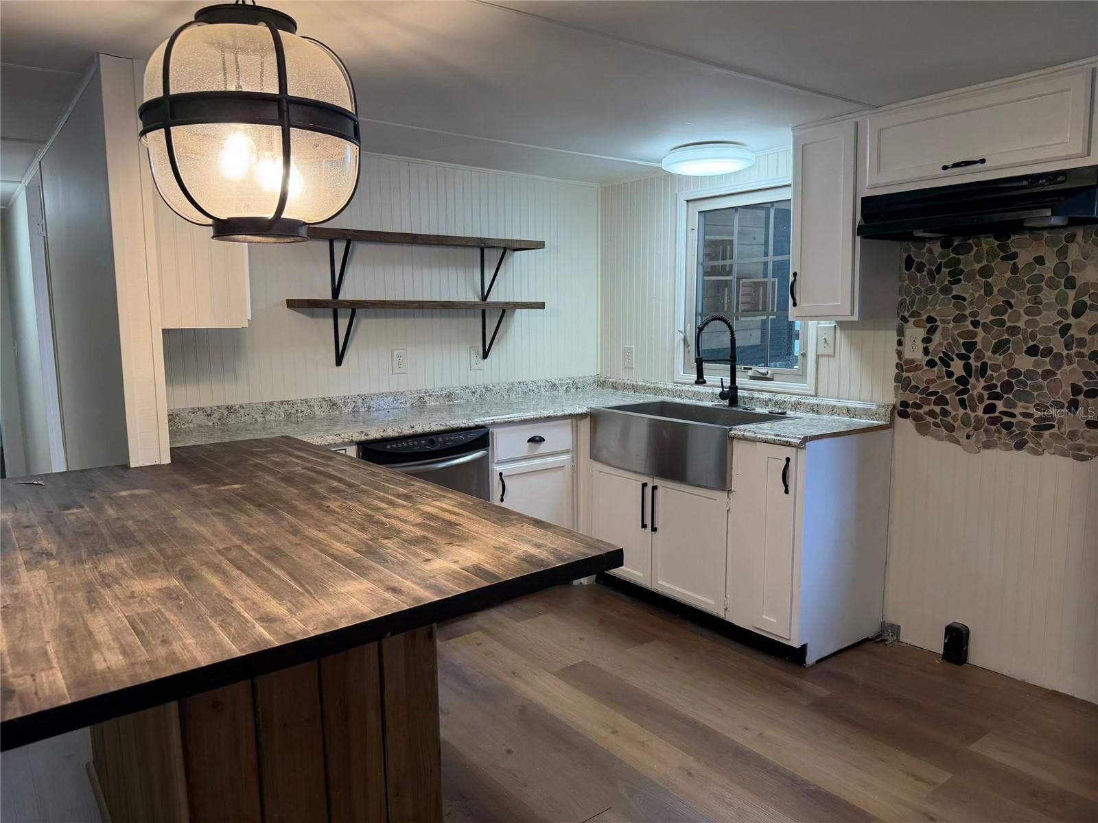8732 CR 647 S, BUSHNELL, FL, 33513