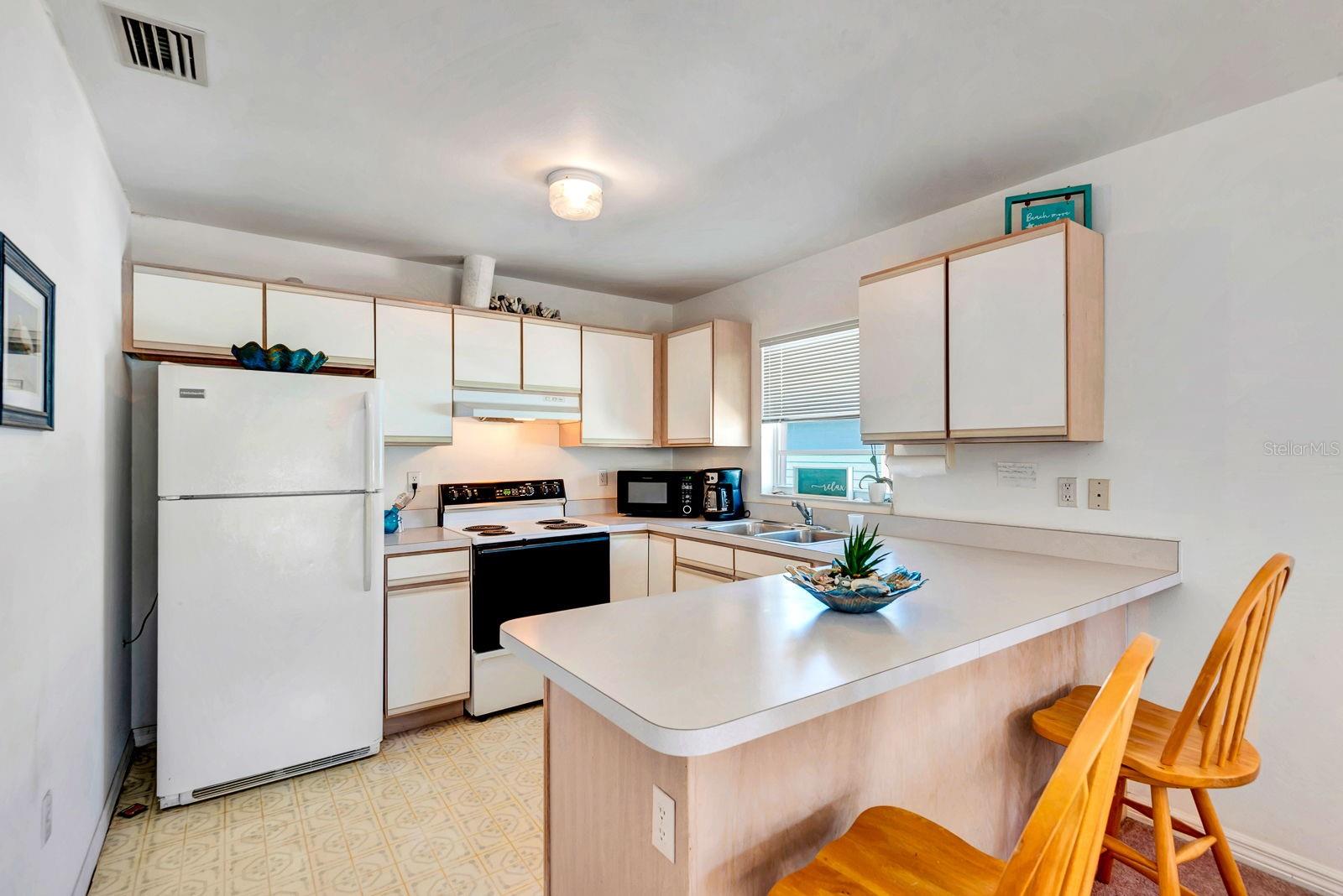 2409 AVENUE B, BRADENTON BEACH, FL, 34217