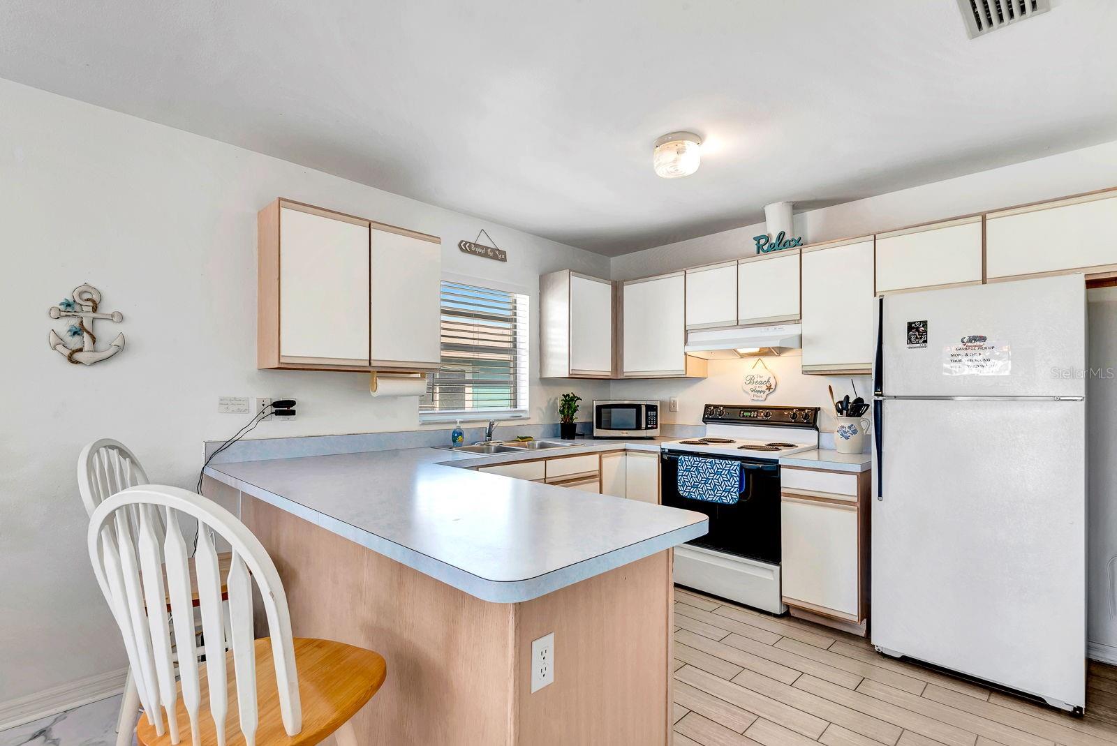 2409 AVENUE B, BRADENTON BEACH, FL, 34217