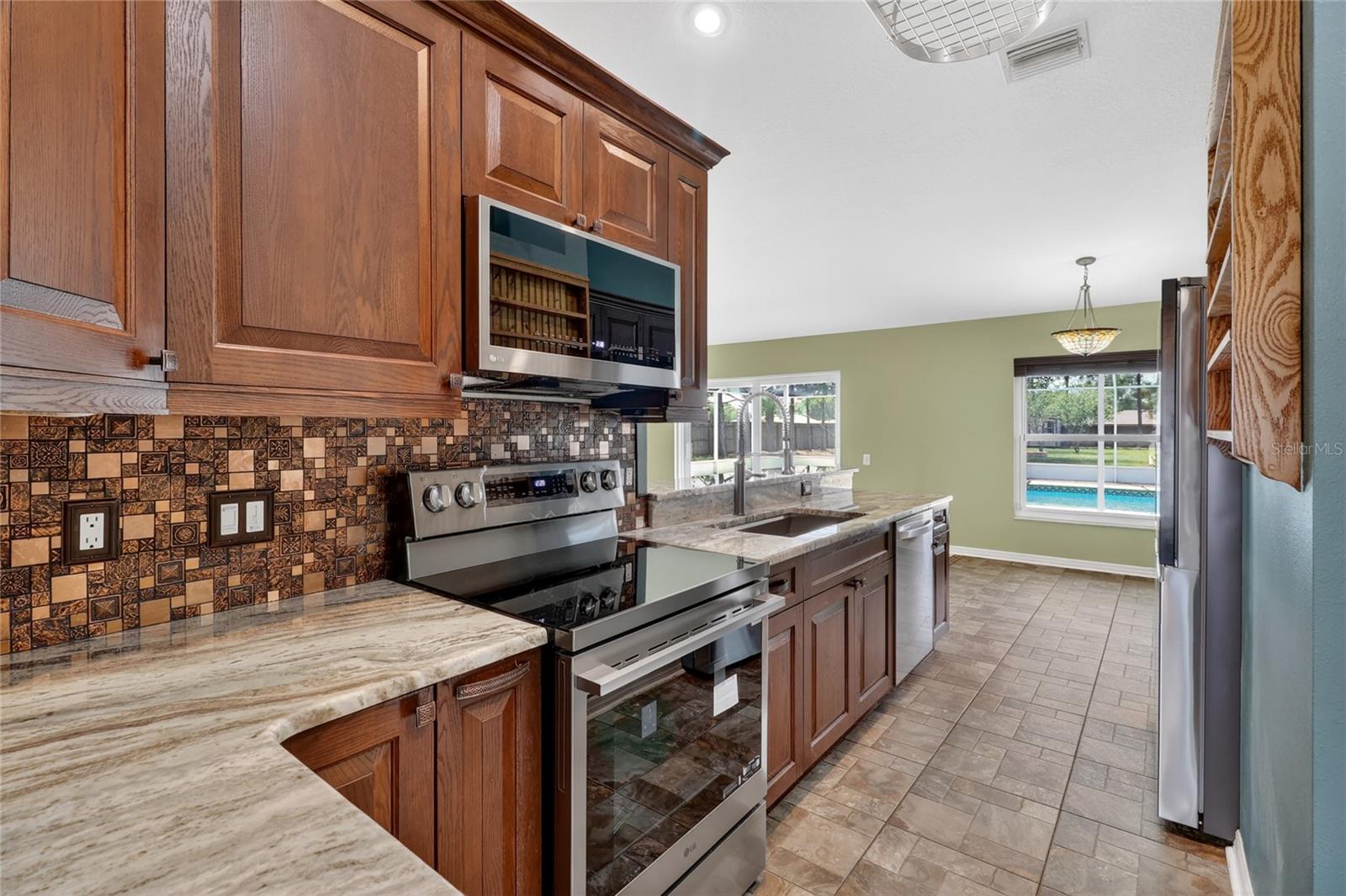 12119 COLONIAL ESTATES LN, RIVERVIEW, FL, 33579