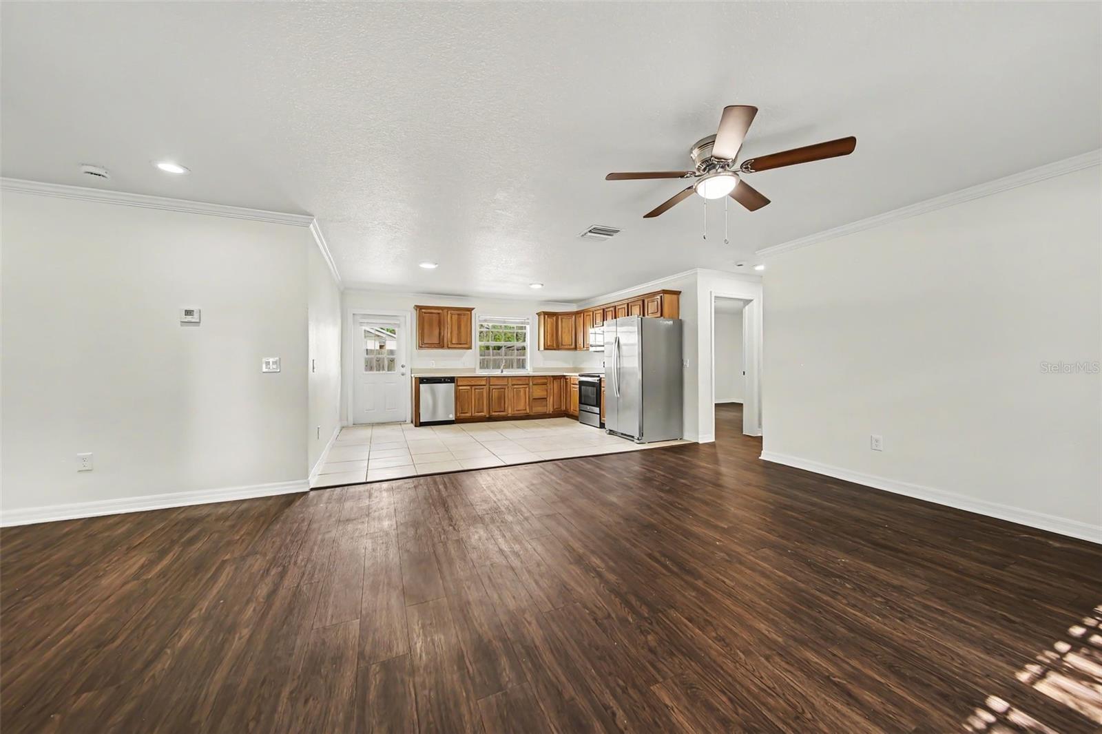 245 E OAK RUN CT, APOPKA, FL, 32703