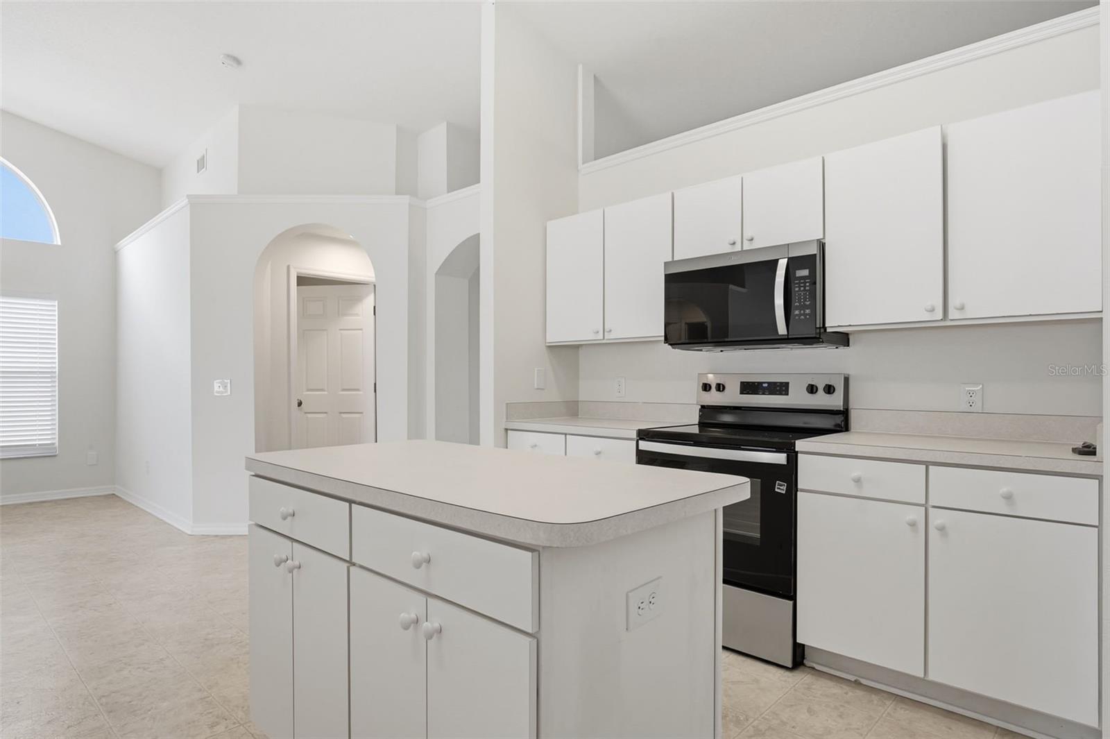 5152 NEW SAVANNAH CIR, WESLEY CHAPEL, FL, 33545